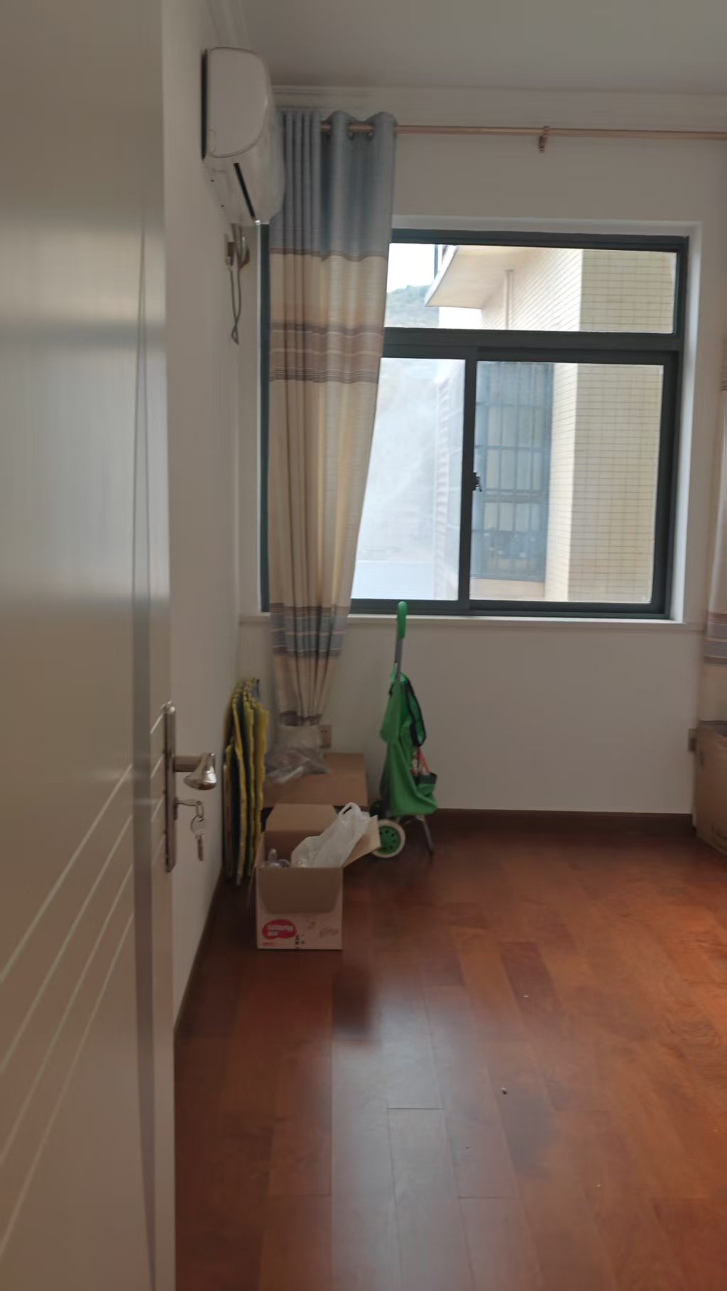 丽景天下一期 4室2厅2卫 2000.0元/月 丽景天下一期 4室2厅2卫 2000.0元/月室内图