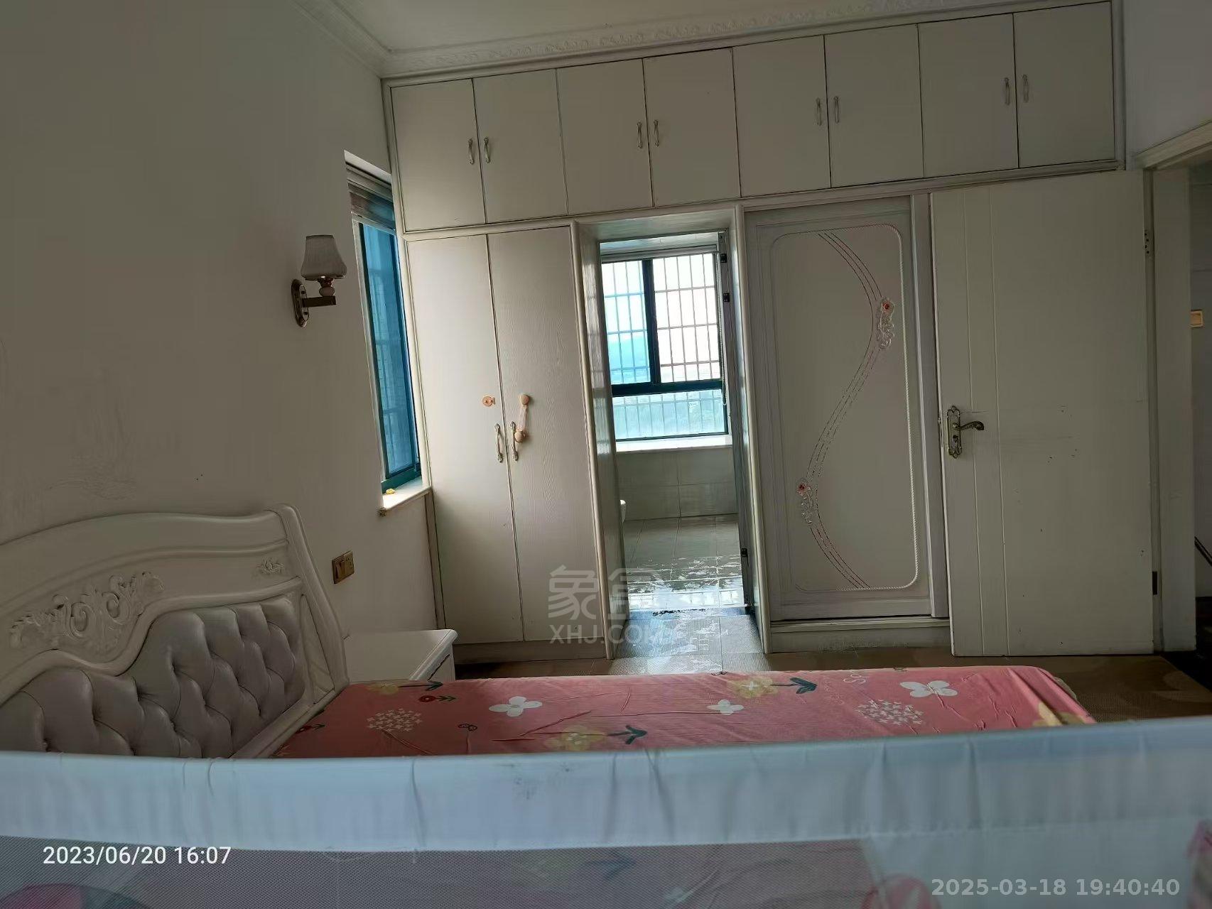 湖景名城 3室2厅2卫 2000.0元/月 湖景名城 3室2厅2卫 2000.0元/月室内图