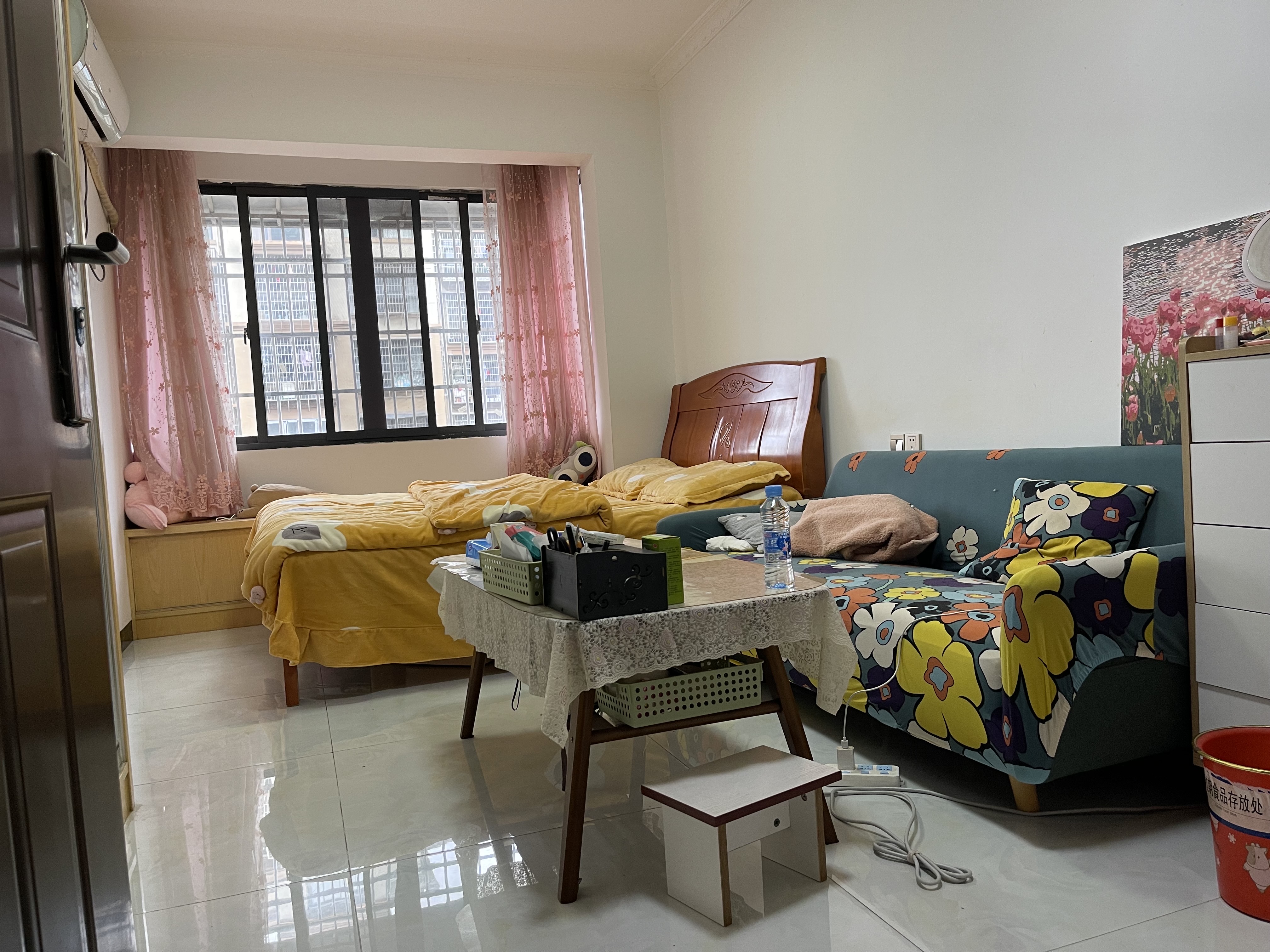 滨江花园 1室1厅1卫 14.0万 滨江花园 1室1厅1卫 14.0万客厅