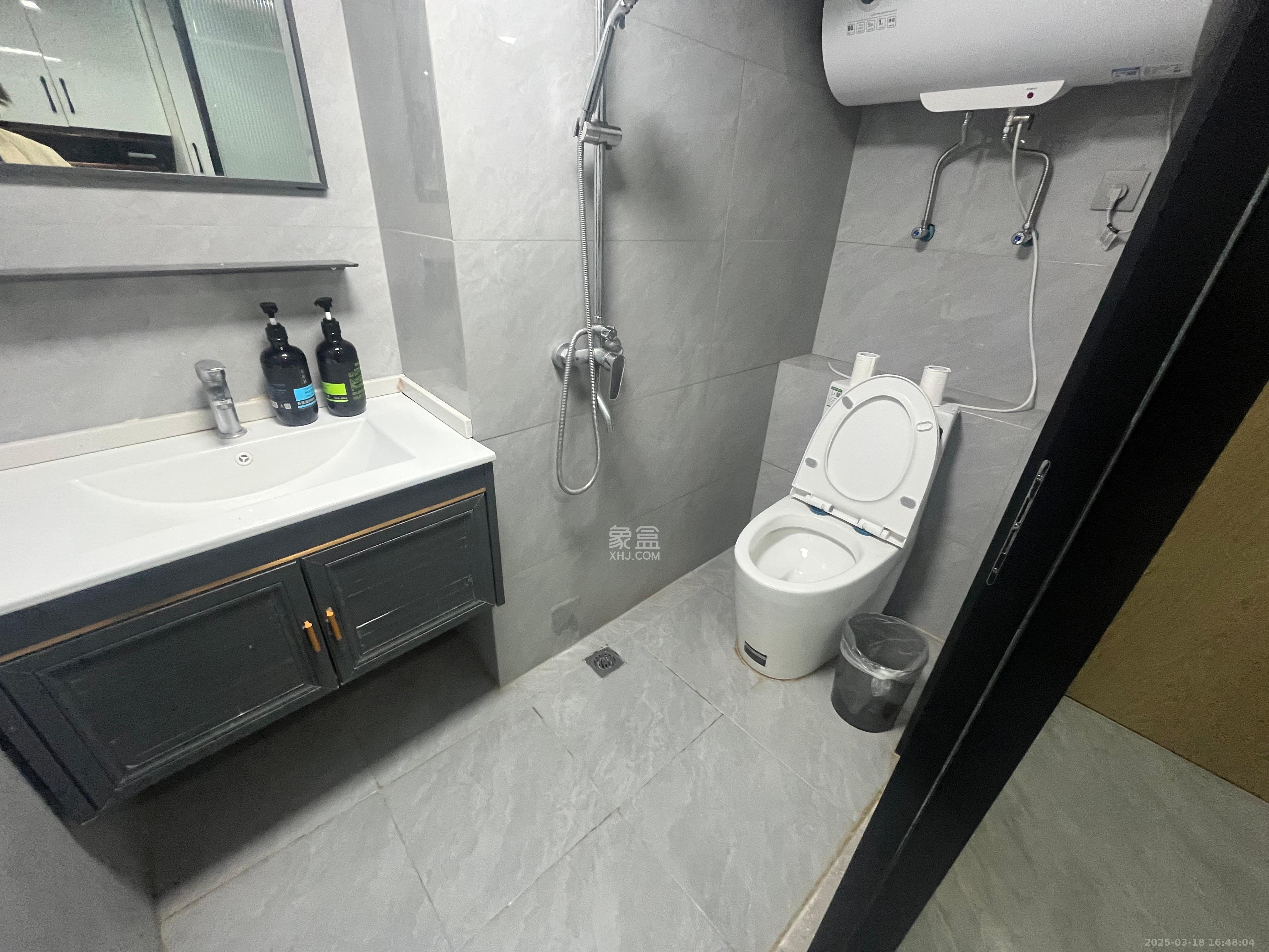 福晟翡翠湾 2室1厅1卫 1800.0元/月 福晟翡翠湾 2室1厅1卫 1800.0元/月室内图