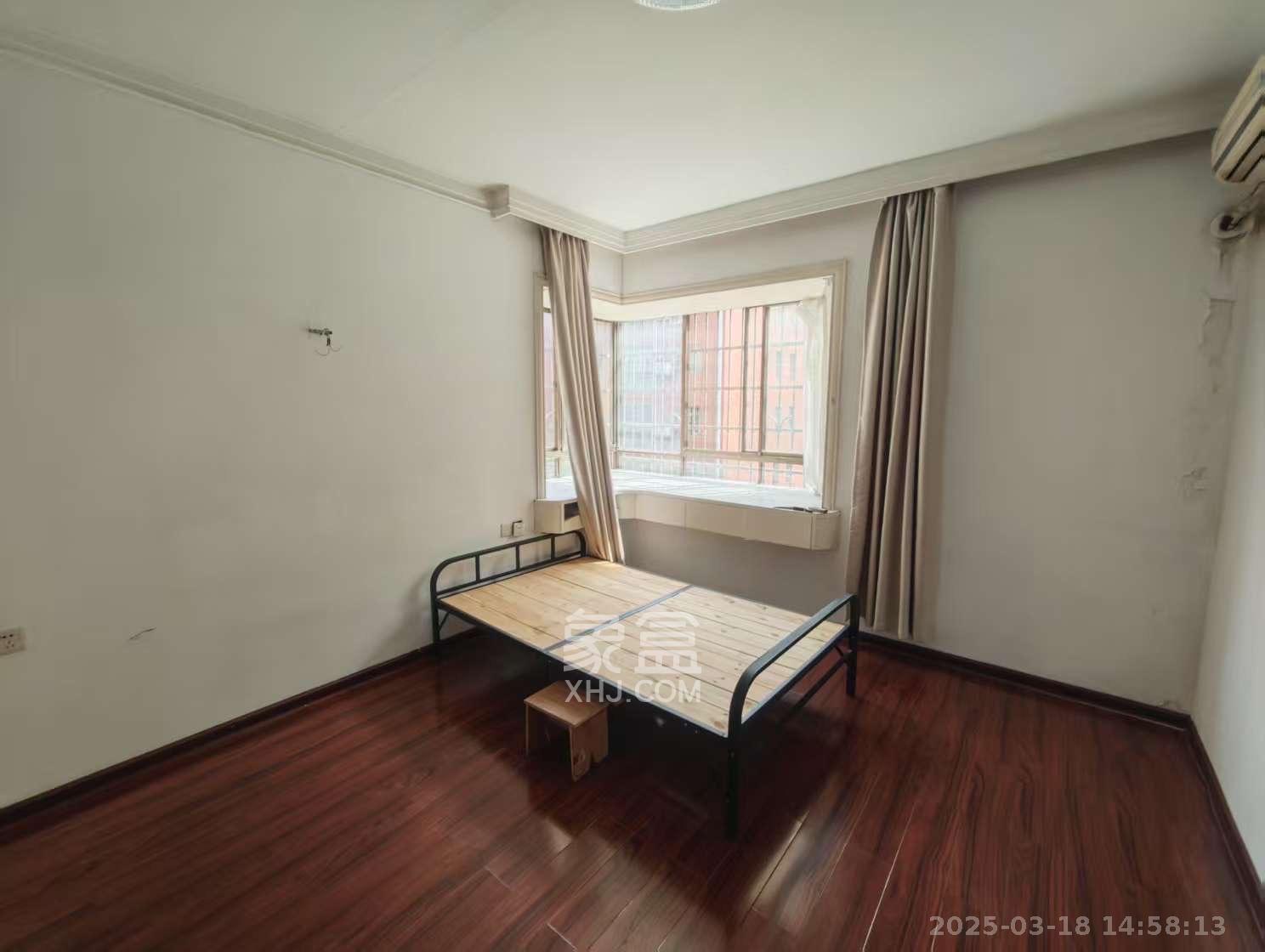 莲湖汽配城 4室0厅0卫 2500.0元/月 莲湖汽配城 4室0厅0卫 2500.0元/月室内图