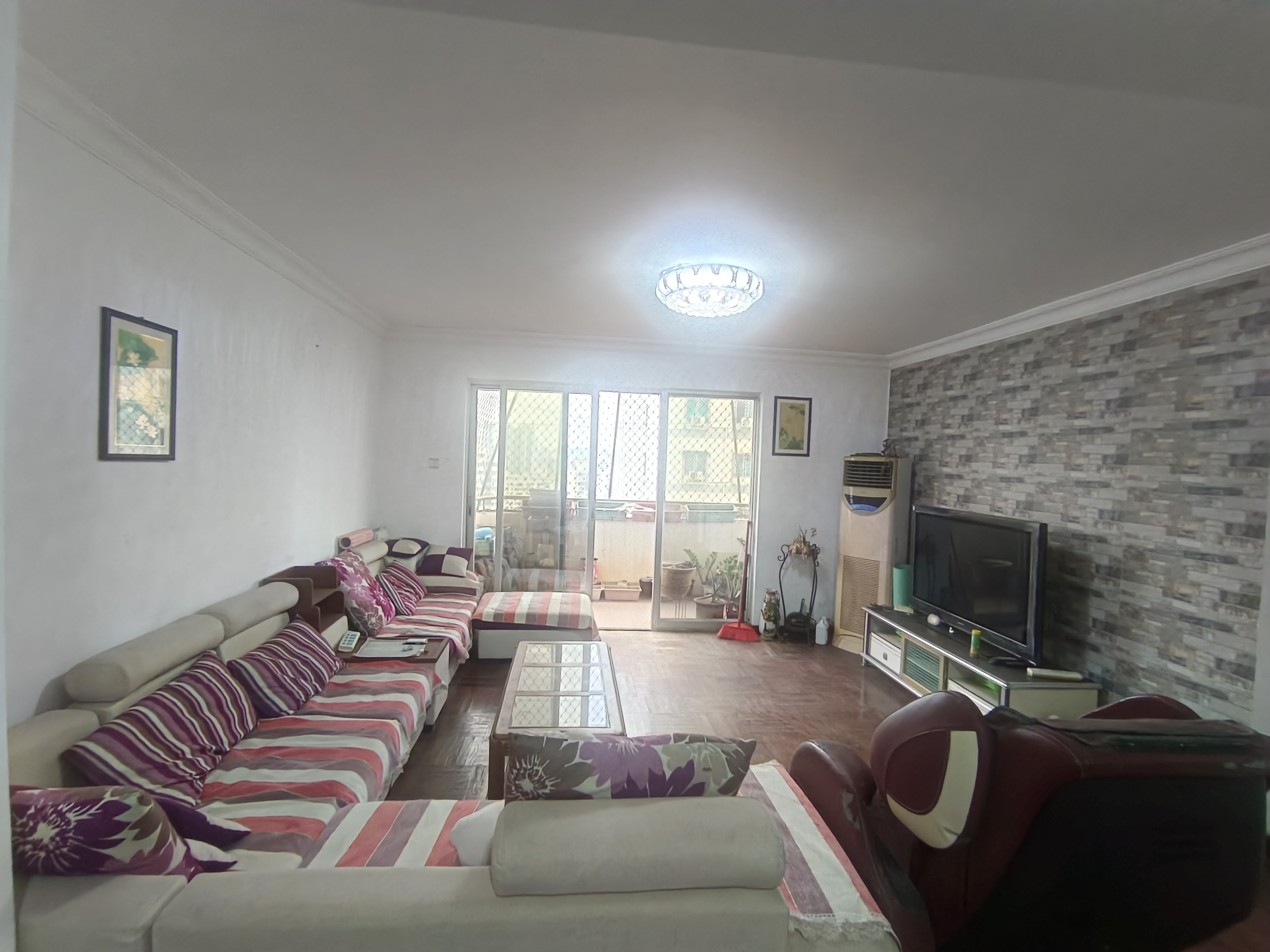 华锦苑 3室2厅2卫 145.0万 华锦苑 3室2厅2卫 145.0万客厅