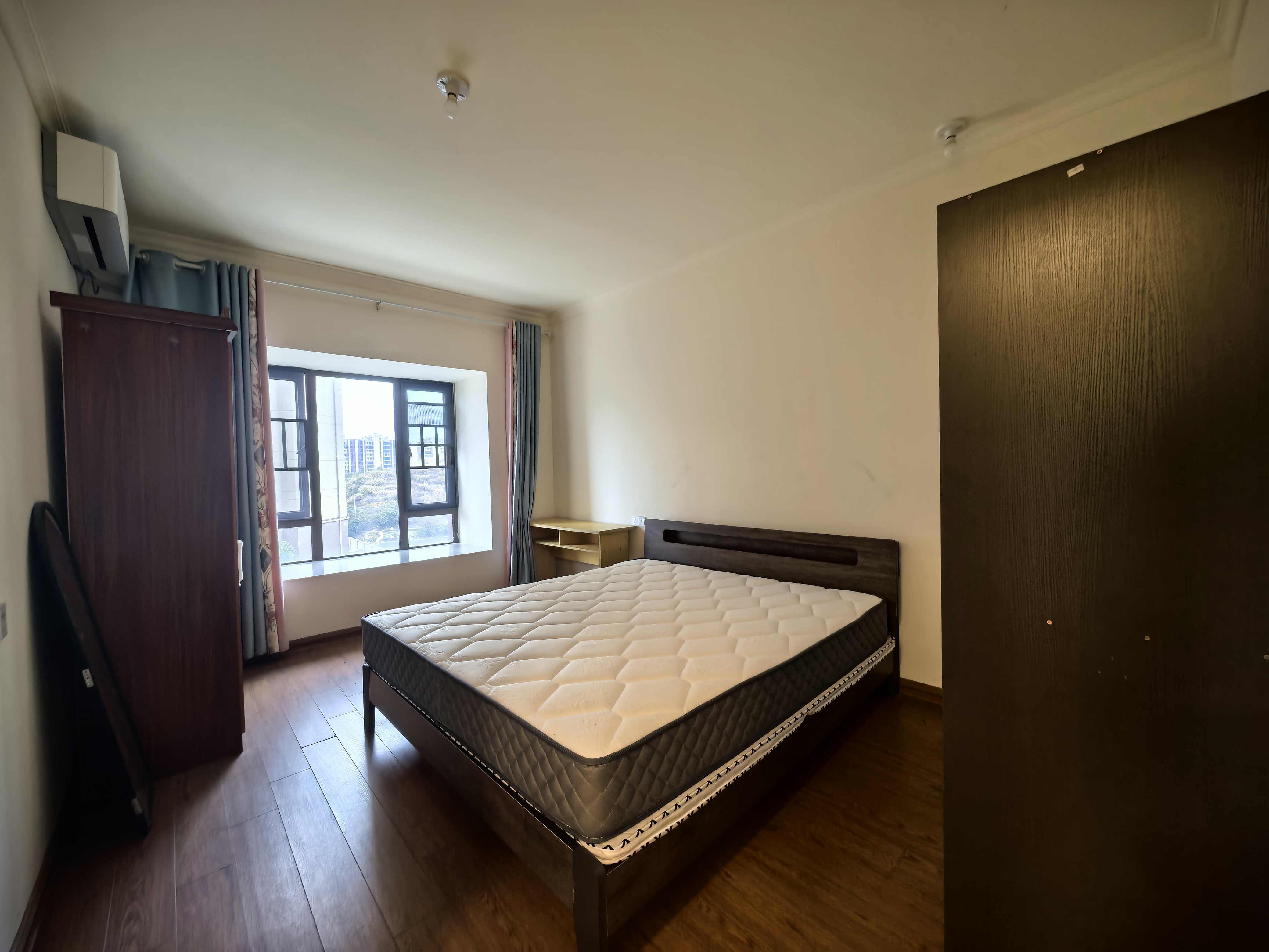 碧桂园豪园 3室2厅2卫 1800.0元/月 碧桂园豪园 3室2厅2卫 1800.0元/月室内图