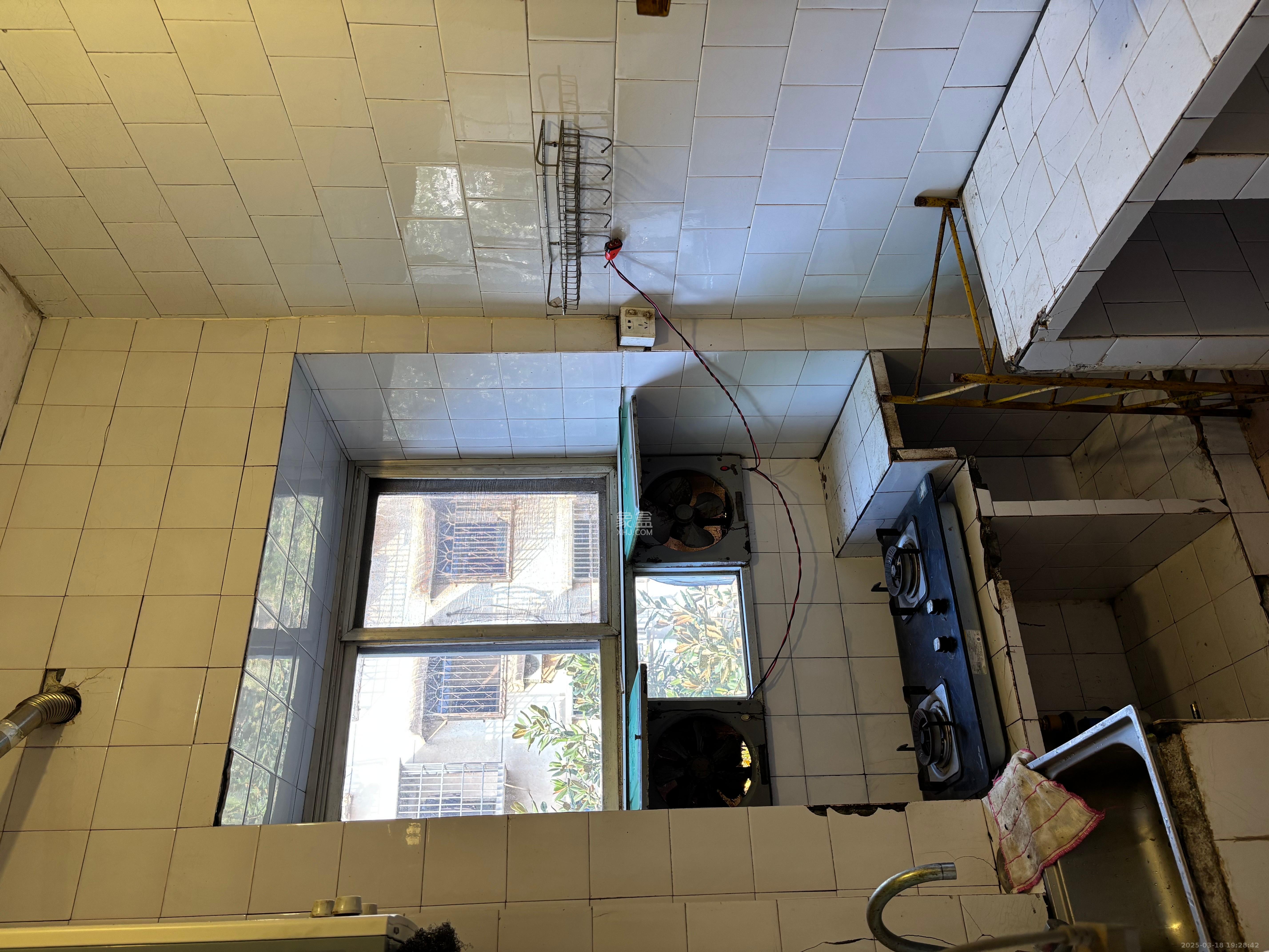 湖南师大张公岭校区宿舍 3室2厅1卫 1200.0元/月 湖南师大张公岭校区宿舍 3室2厅1卫 1200.0元/月室内图