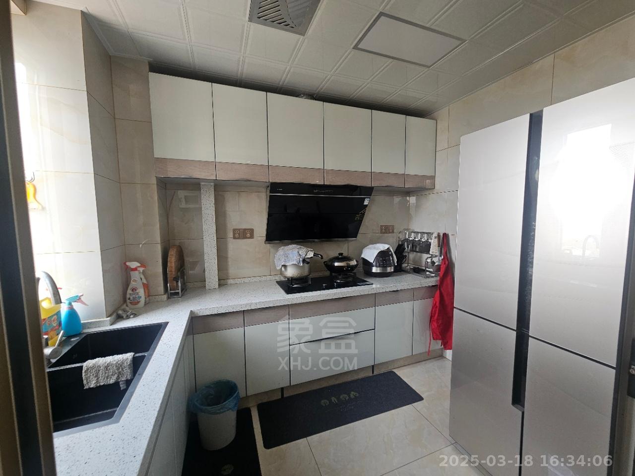 翠谷城 3室2厅2卫 2200.0元/月 翠谷城 3室2厅2卫 2200.0元/月室内图