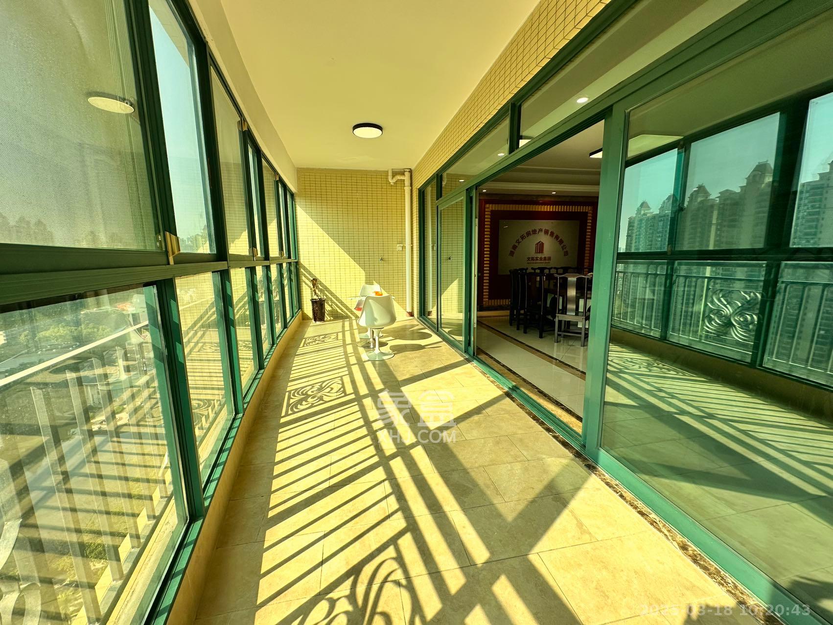 恒大雅苑  5室2厅3卫    8800.0元/月 恒大雅苑  5室2厅3卫    8800.0元/月室内图