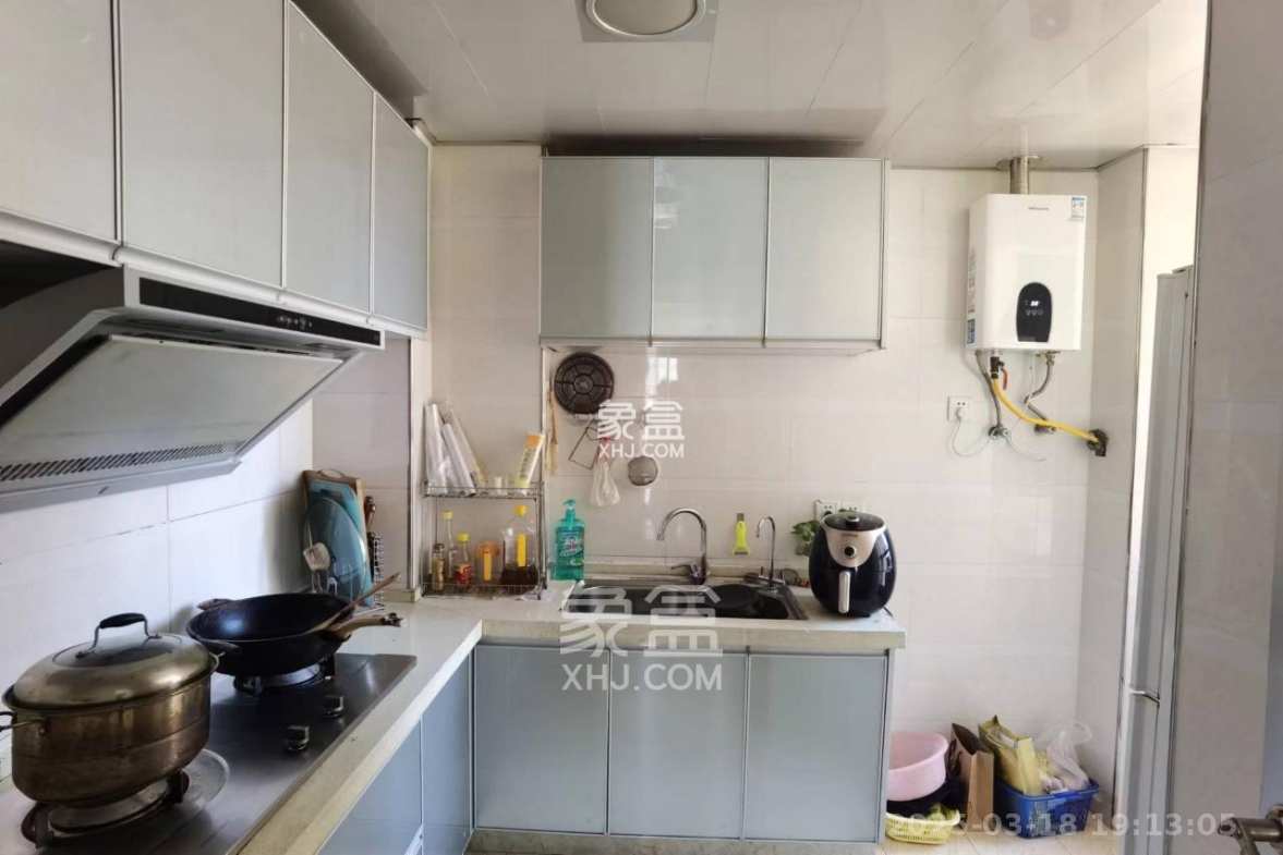 康斯丹郡(融程领秀佳园)  3室2厅1卫    2100.0元/月 康斯丹郡(融程领秀佳园)  3室2厅1卫    2100.0元/月室内图