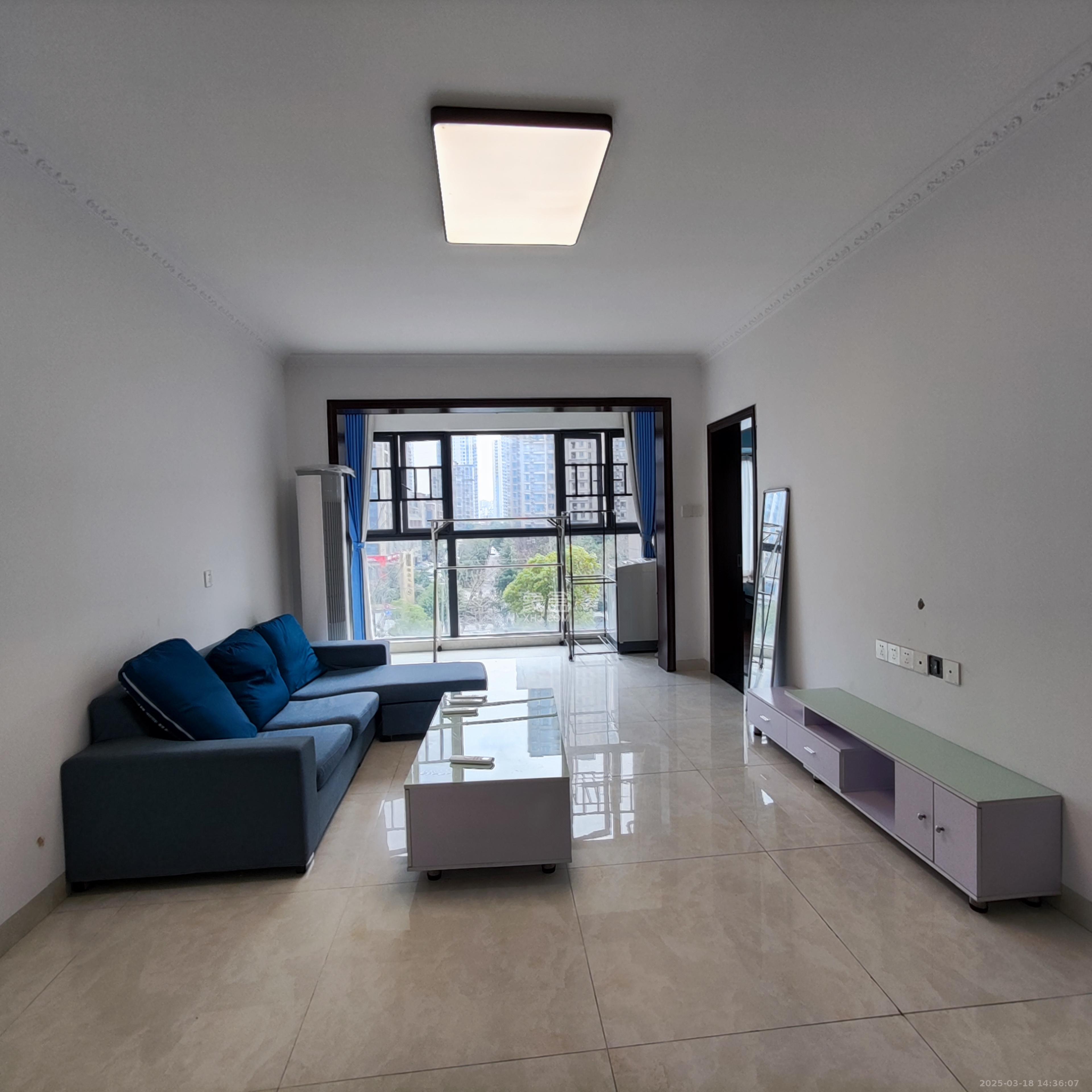 南山十里天池 3室2厅1卫 2000.0元/月 南山十里天池 3室2厅1卫 2000.0元/月室内图