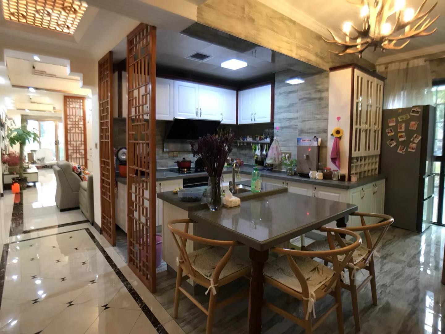 华天城小区 3室2厅2卫 2200.0元/月 华天城小区 3室2厅2卫 2200.0元/月室内图