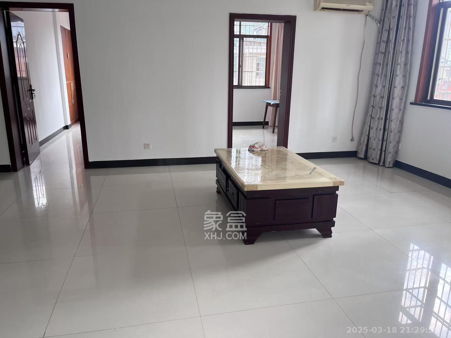 洪西安置小区(洪缘小区)  3室2厅1卫    2000.0元/月 洪西安置小区(洪缘小区)  3室2厅1卫    2000.0元/月室内图