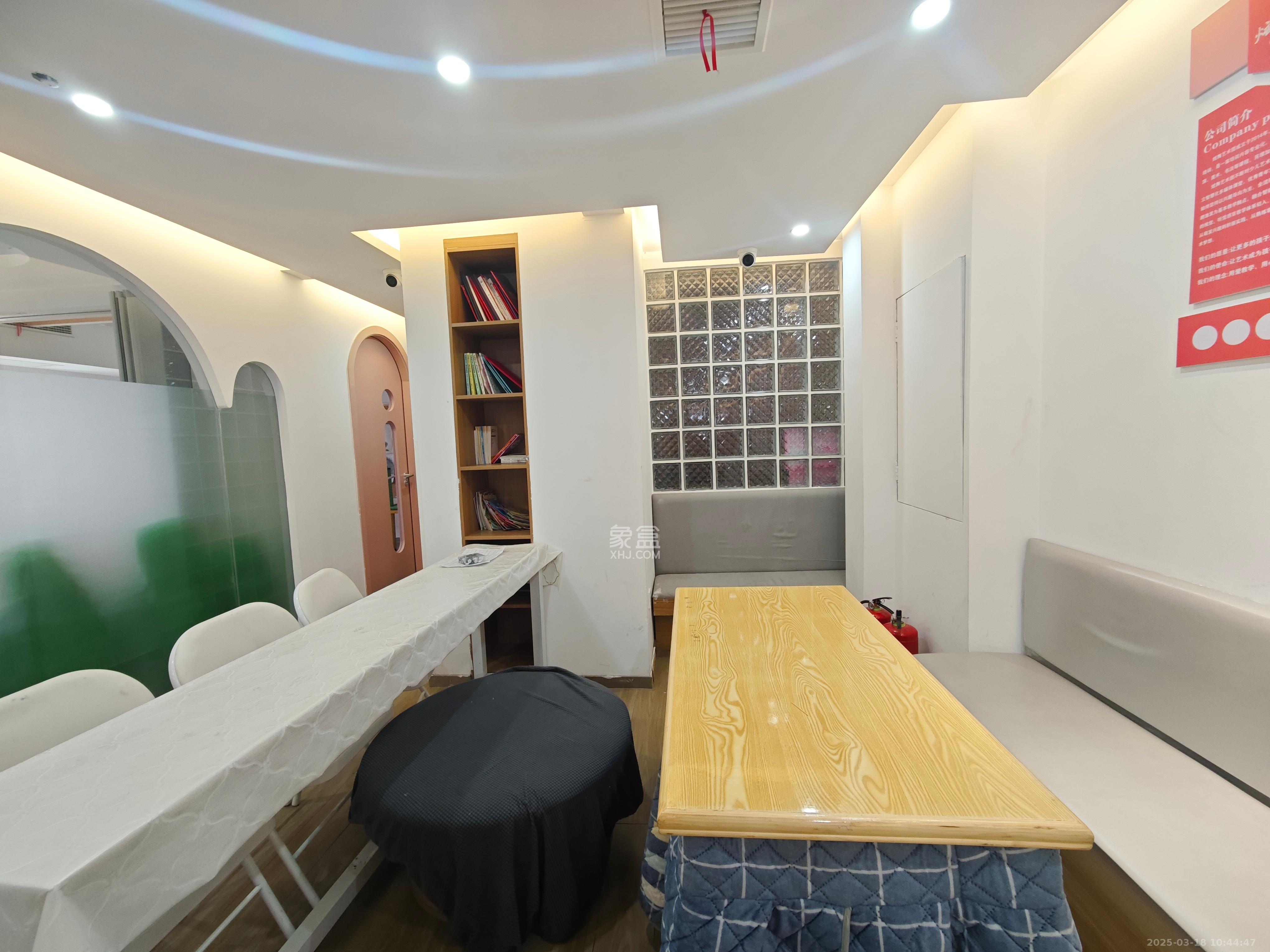 青年才郡(盈安大厦) 1室1厅1卫 10000.0元/月 青年才郡(盈安大厦) 1室1厅1卫 10000.0元/月室内图