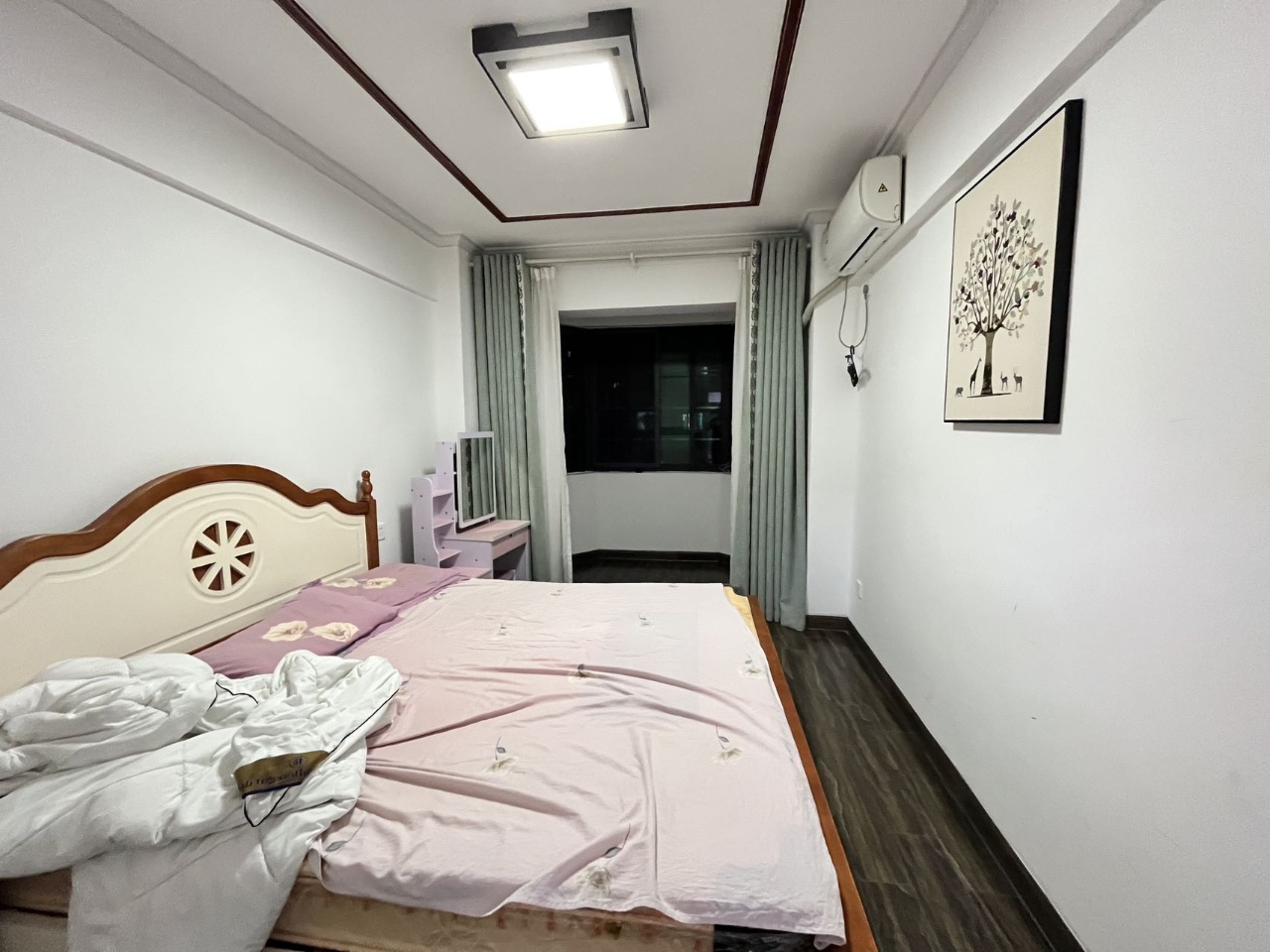 金龙小区  3室2厅1卫    126.0万 金龙小区  3室2厅1卫    126.0万客厅