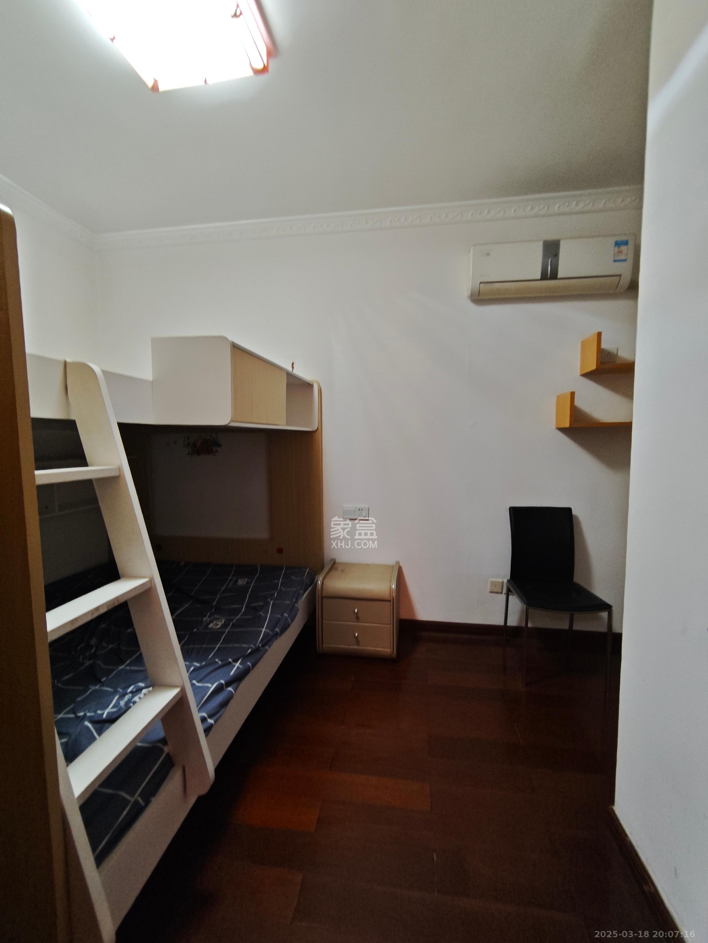 中国铁建国际城一期 2室2厅1卫 1400.0元/月 中国铁建国际城一期 2室2厅1卫 1400.0元/月室内图