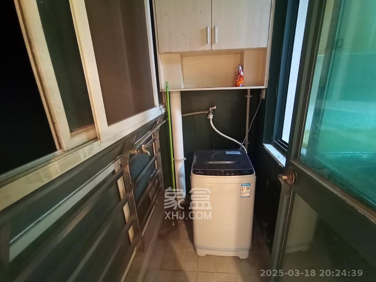 华盛新外滩  3室2厅2卫    3900.0元/月室内图