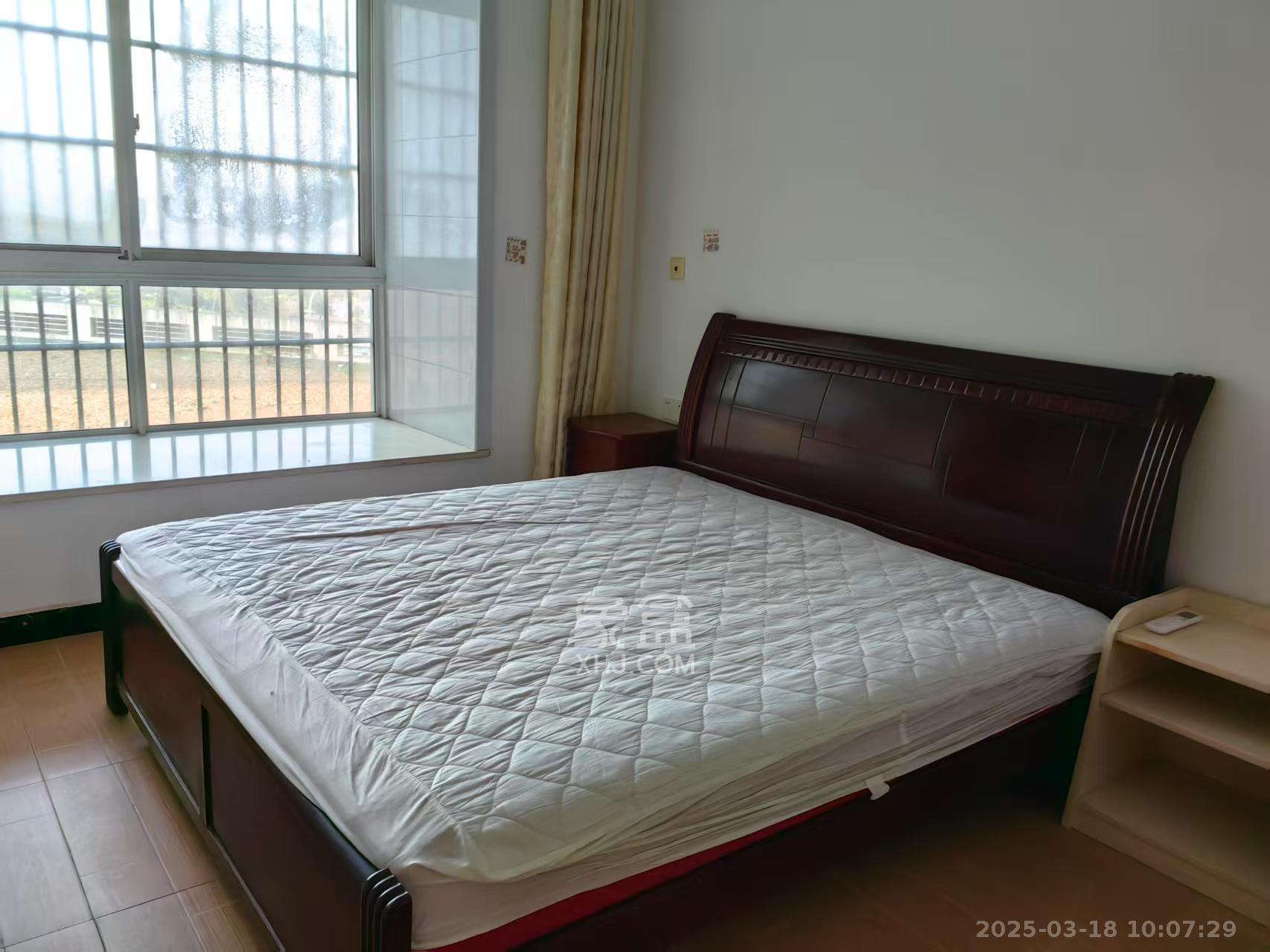 和润园一、二期 3室2厅1卫 1900.0元/月 和润园一、二期 3室2厅1卫 1900.0元/月室内图