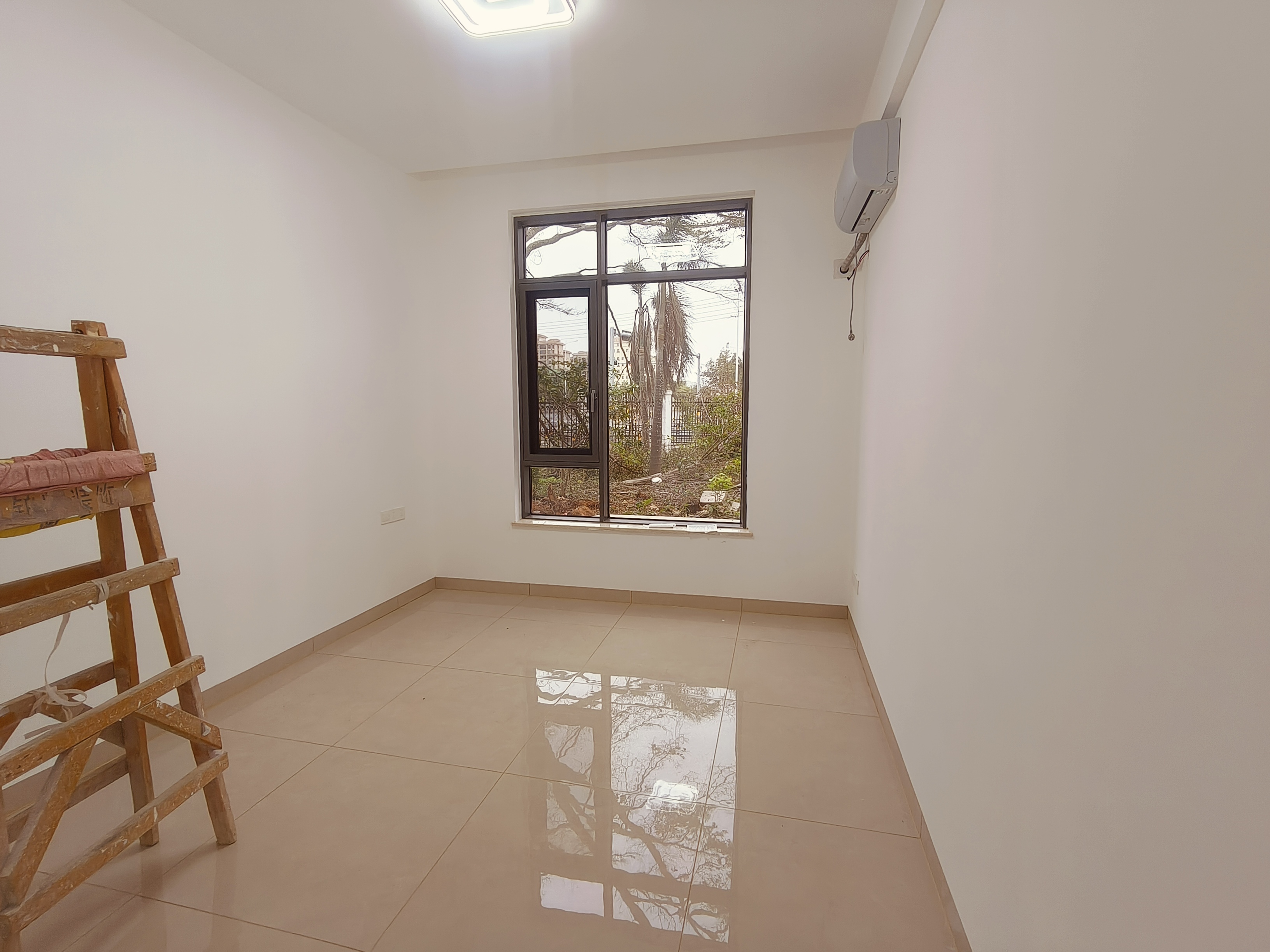 鲁能海蓝椰风 4室3厅5卫 9000.0元/月 鲁能海蓝椰风 4室3厅5卫 9000.0元/月室内图