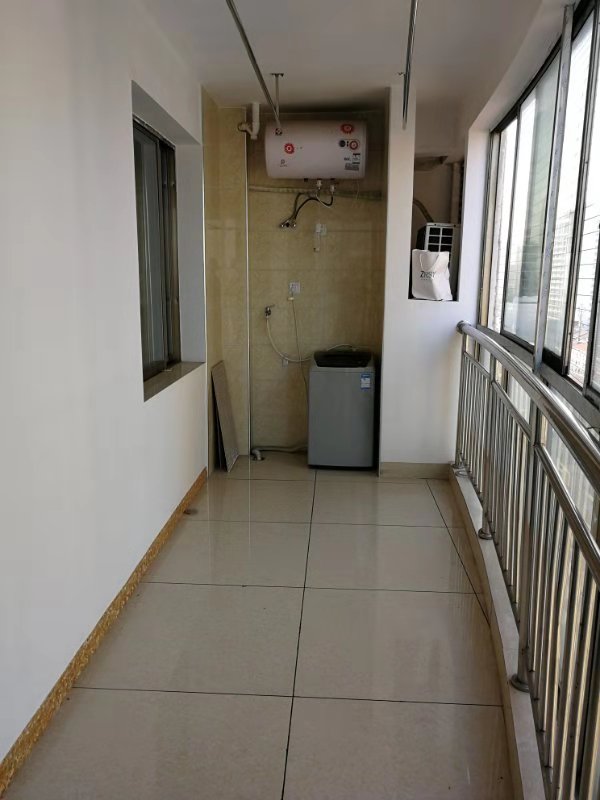 金园小区  4室2厅2卫    2200.0元/月 金园小区  4室2厅2卫    2200.0元/月室内图