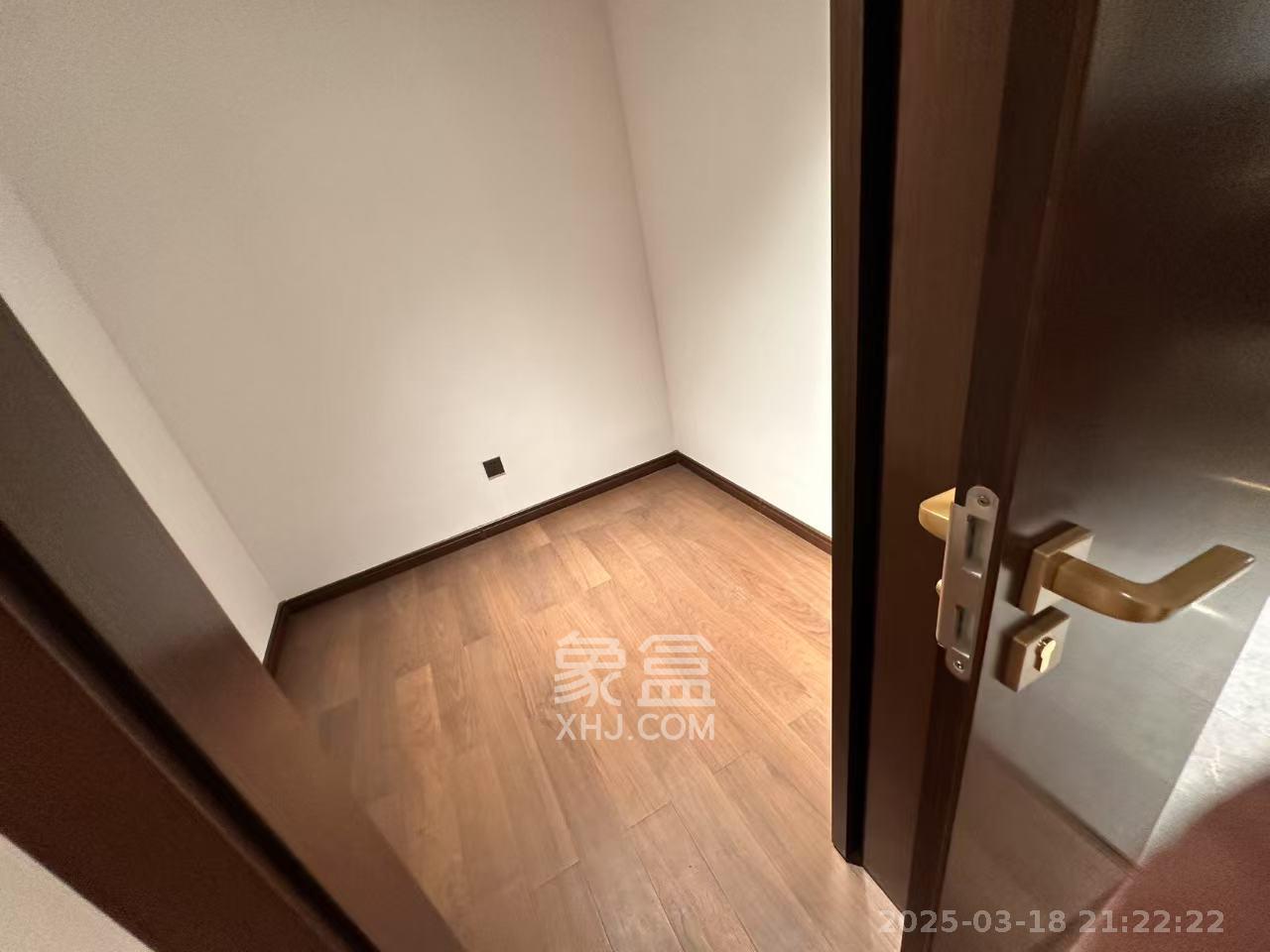 万科魅力之城  4室2厅3卫   6300.00元/月室内图