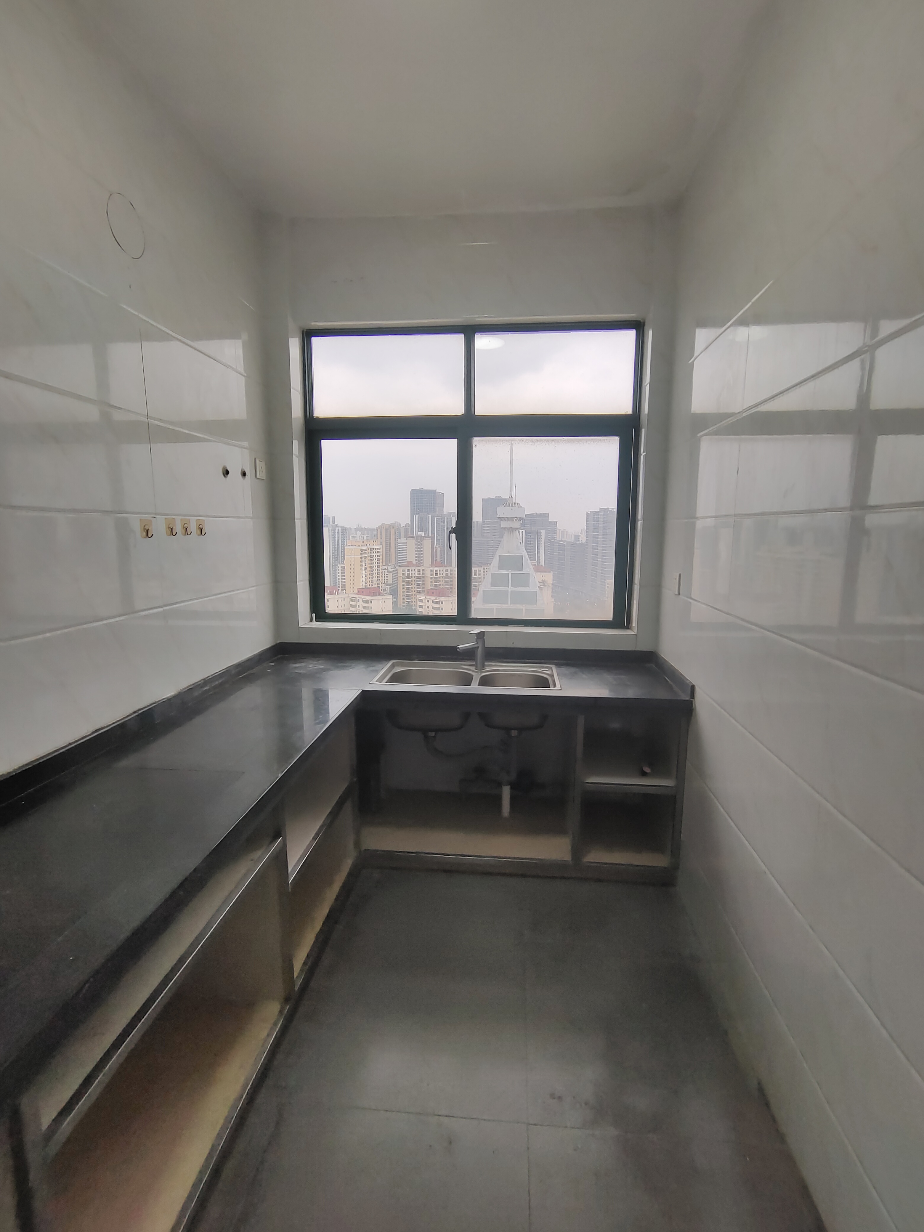 广电家园小区(南沙路) 6室2厅3卫 7000.0元/月 广电家园小区(南沙路) 6室2厅3卫 7000.0元/月室内图