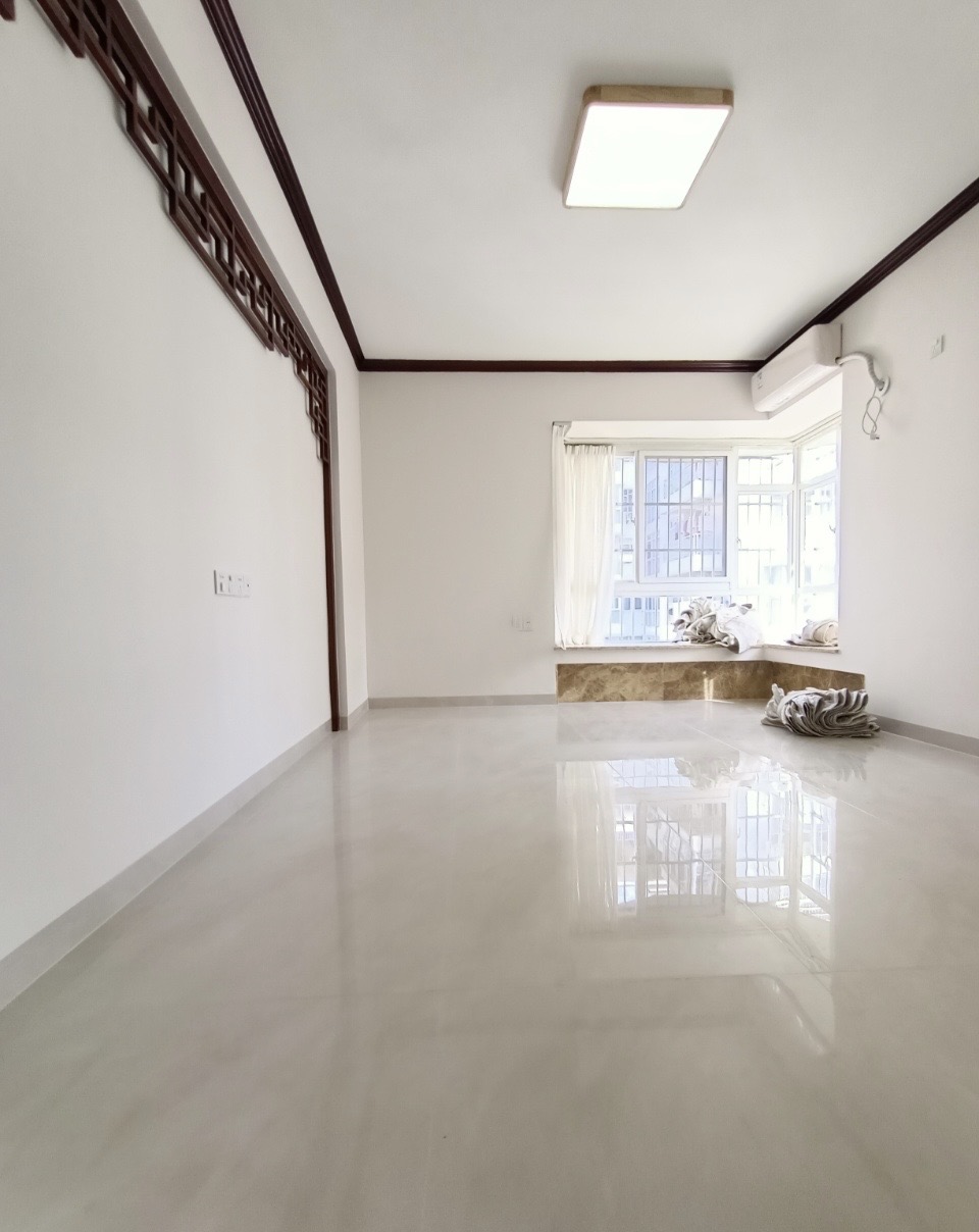 伊甸家园 4室2厅2卫 209.0万 伊甸家园 4室2厅2卫 209.0万客厅