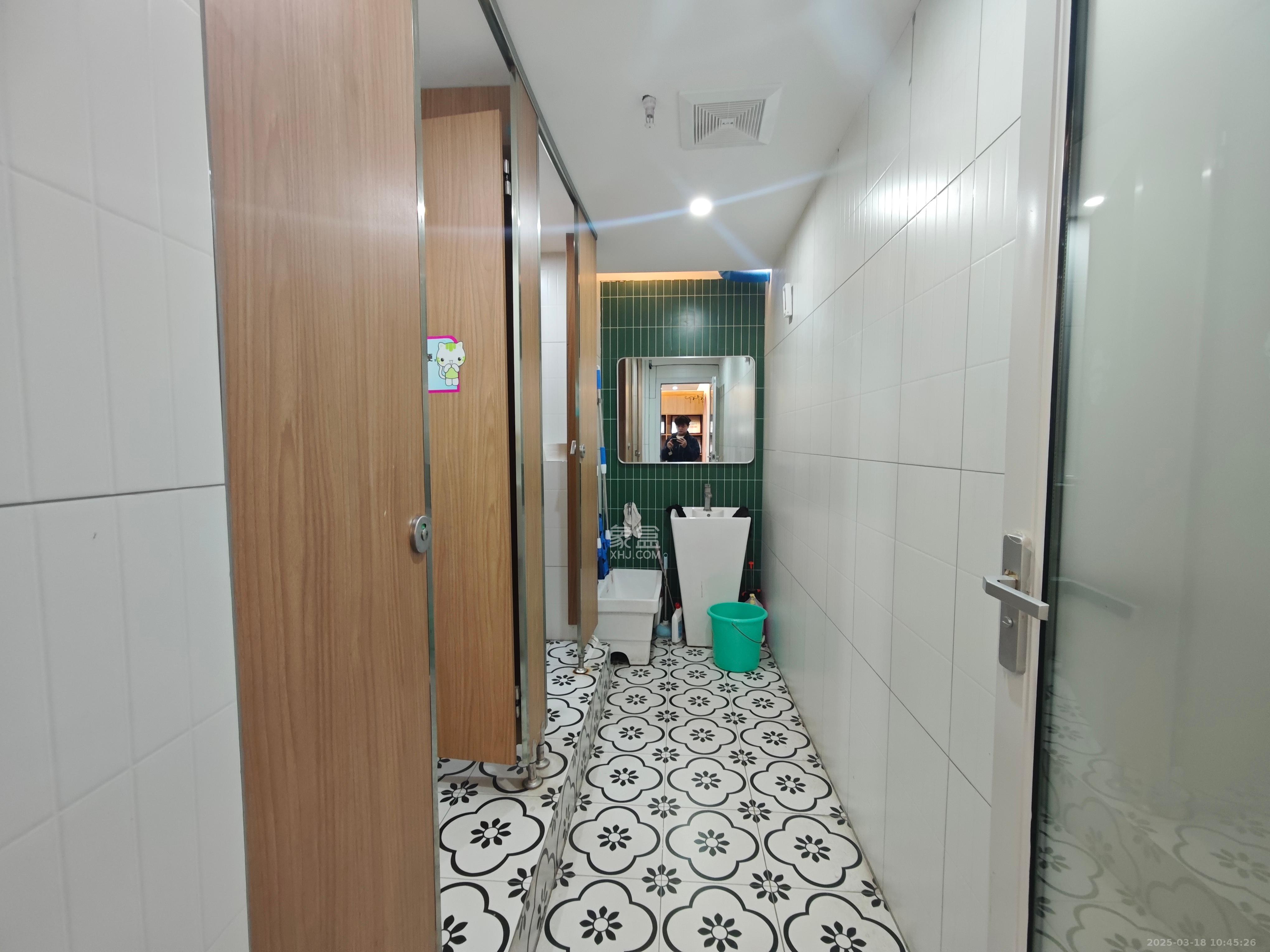 青年才郡(盈安大厦) 6室1厅1卫 10000.0元/月 青年才郡(盈安大厦) 6室1厅1卫 10000.0元/月室内图