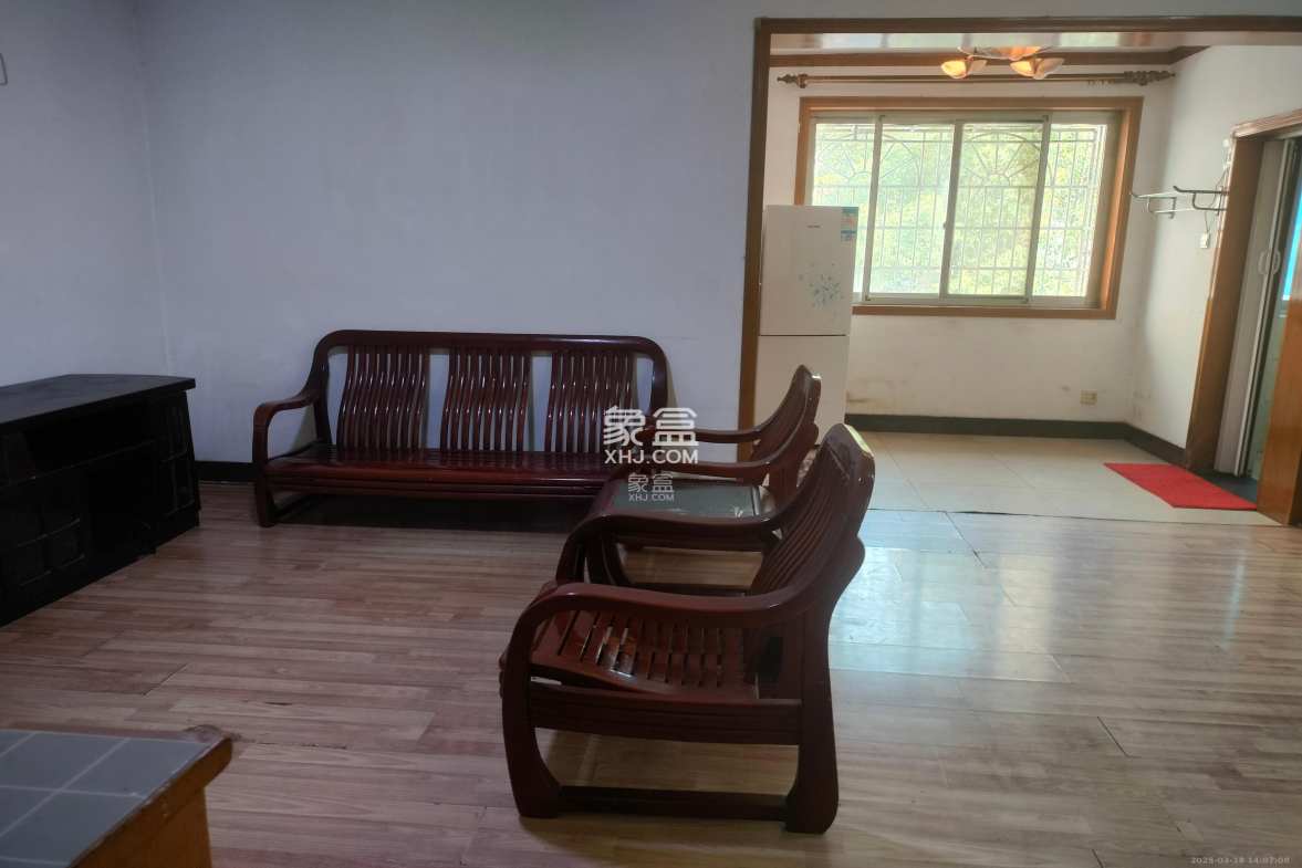 天龙花园 2室1厅2卫 1800.0元/月 天龙花园 2室1厅2卫 1800.0元/月室内图