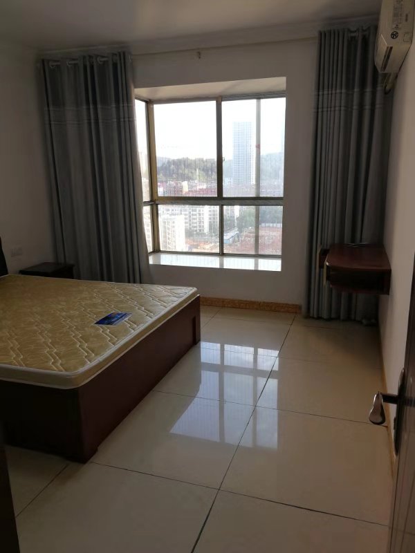 金园小区  4室2厅2卫    2200.0元/月 金园小区  4室2厅2卫    2200.0元/月室内图