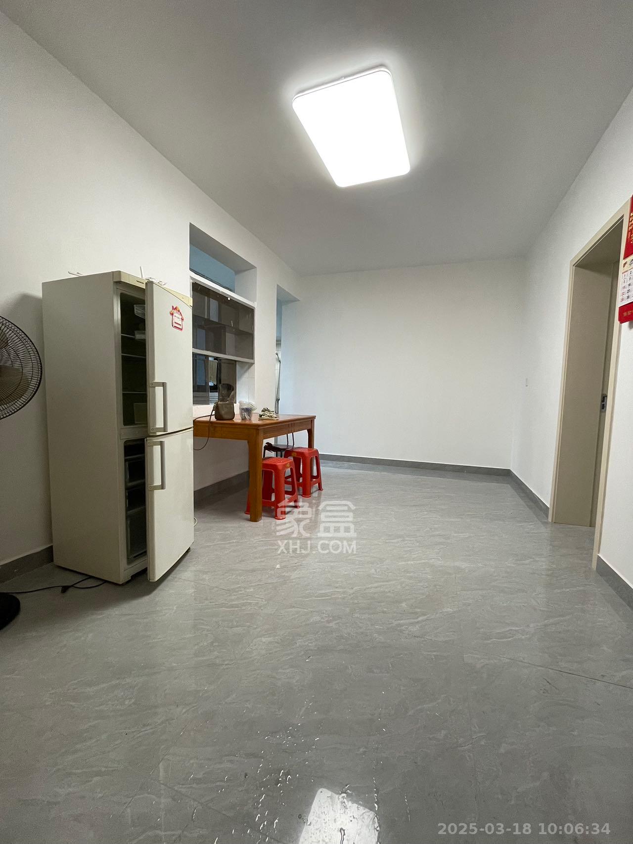 人保财产湖南分公司宿舍 3室1厅1卫 2200.0元/月 人保财产湖南分公司宿舍 3室1厅1卫 2200.0元/月室内图