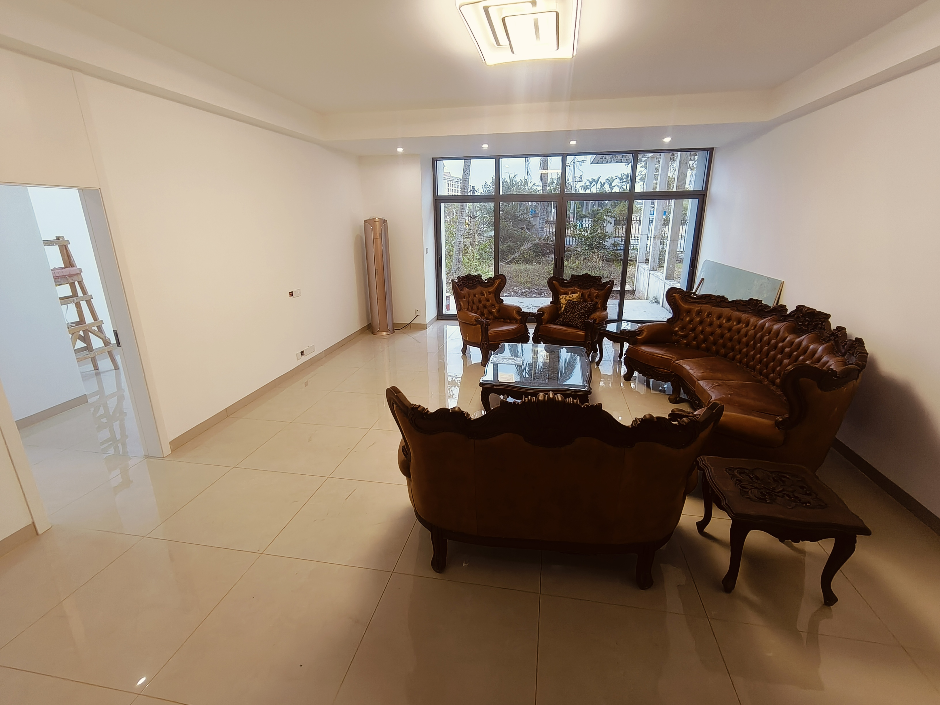 鲁能海蓝椰风 4室3厅5卫 9000.0元/月 鲁能海蓝椰风 4室3厅5卫 9000.0元/月室内图