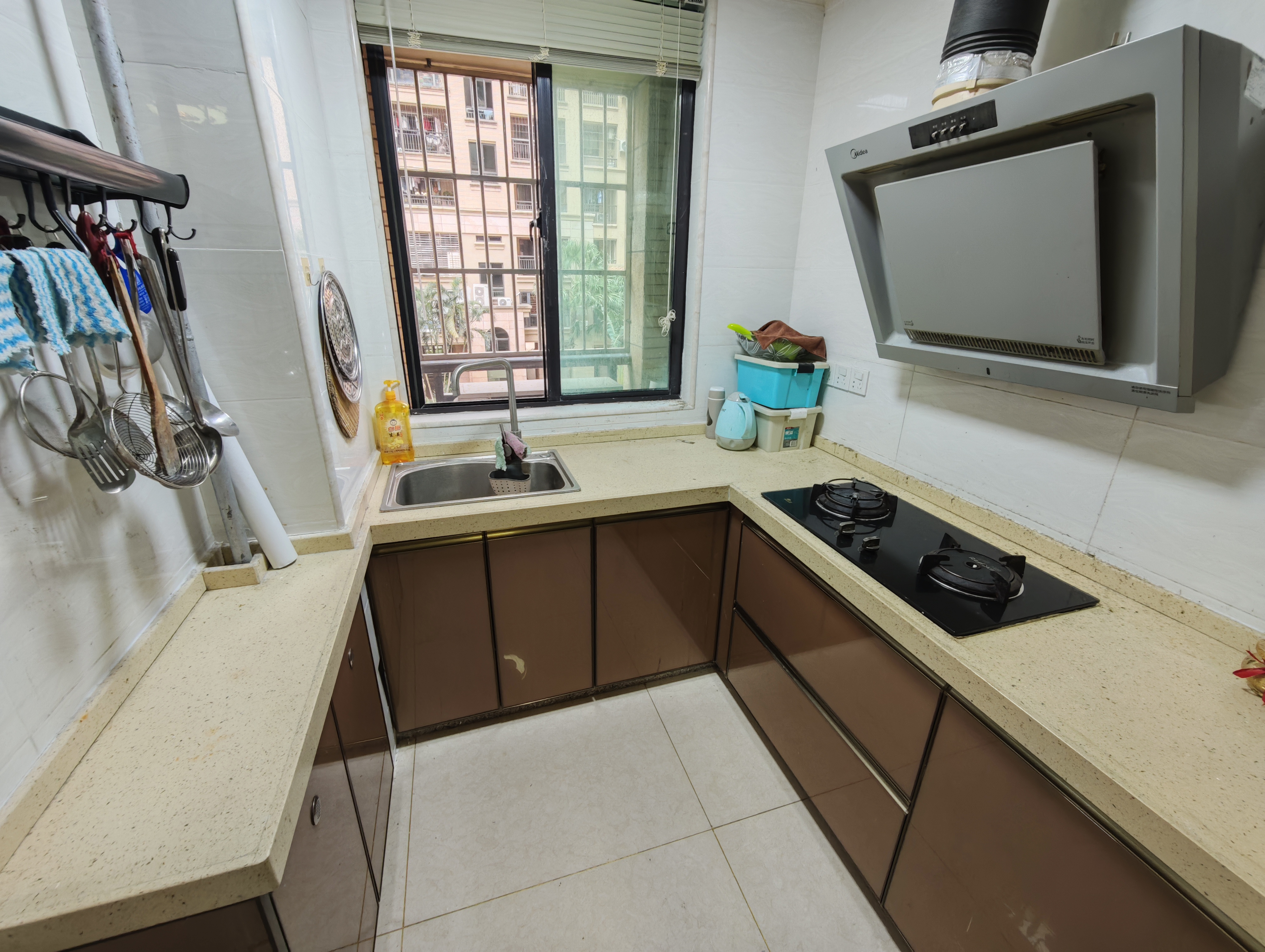 江畔人家 2室2厅1卫 115.0万 江畔人家 2室2厅1卫 115.0万客厅