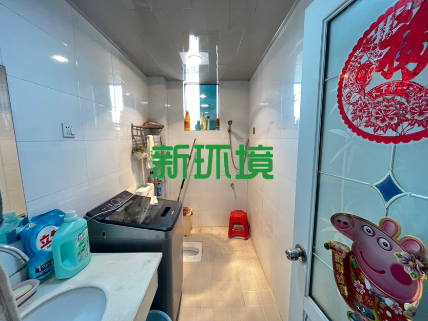 亘立龙凤小区  3室2厅1卫   48.00万客厅
