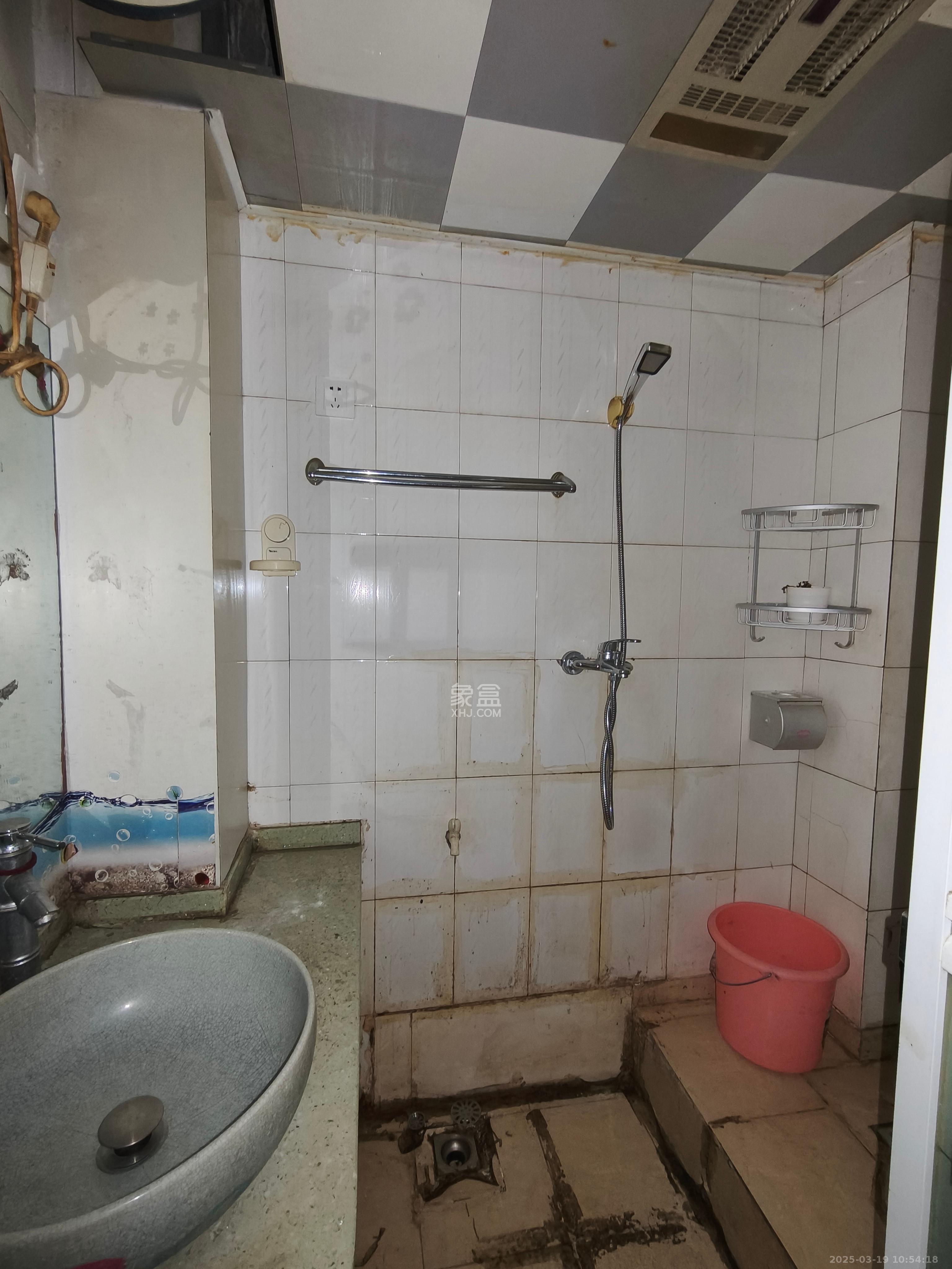 三和家园 1室1厅1卫 1300.0元/月 三和家园 1室1厅1卫 1300.0元/月室内图