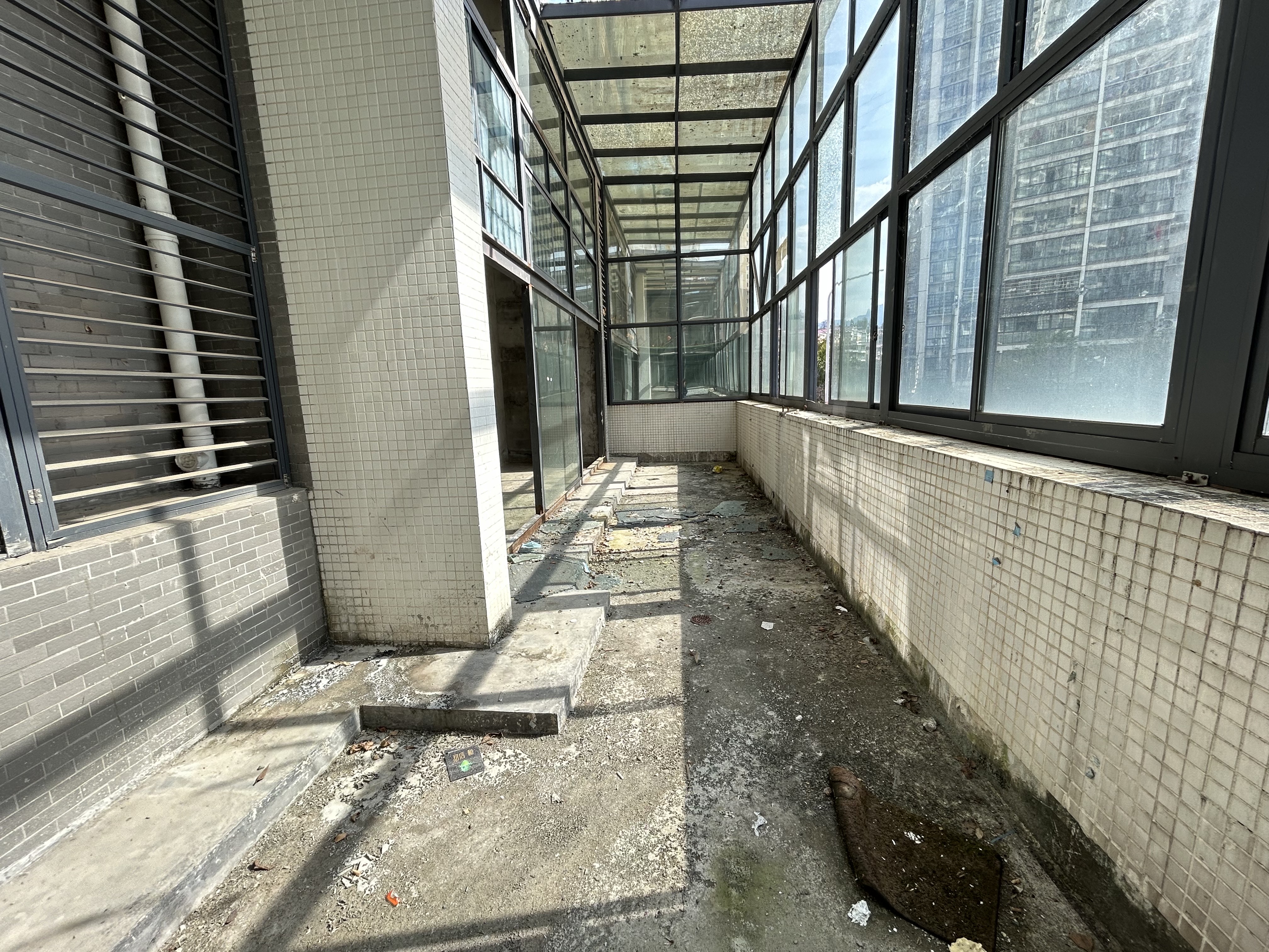 逸臣桃源  3室2厅2卫   92.00万客厅