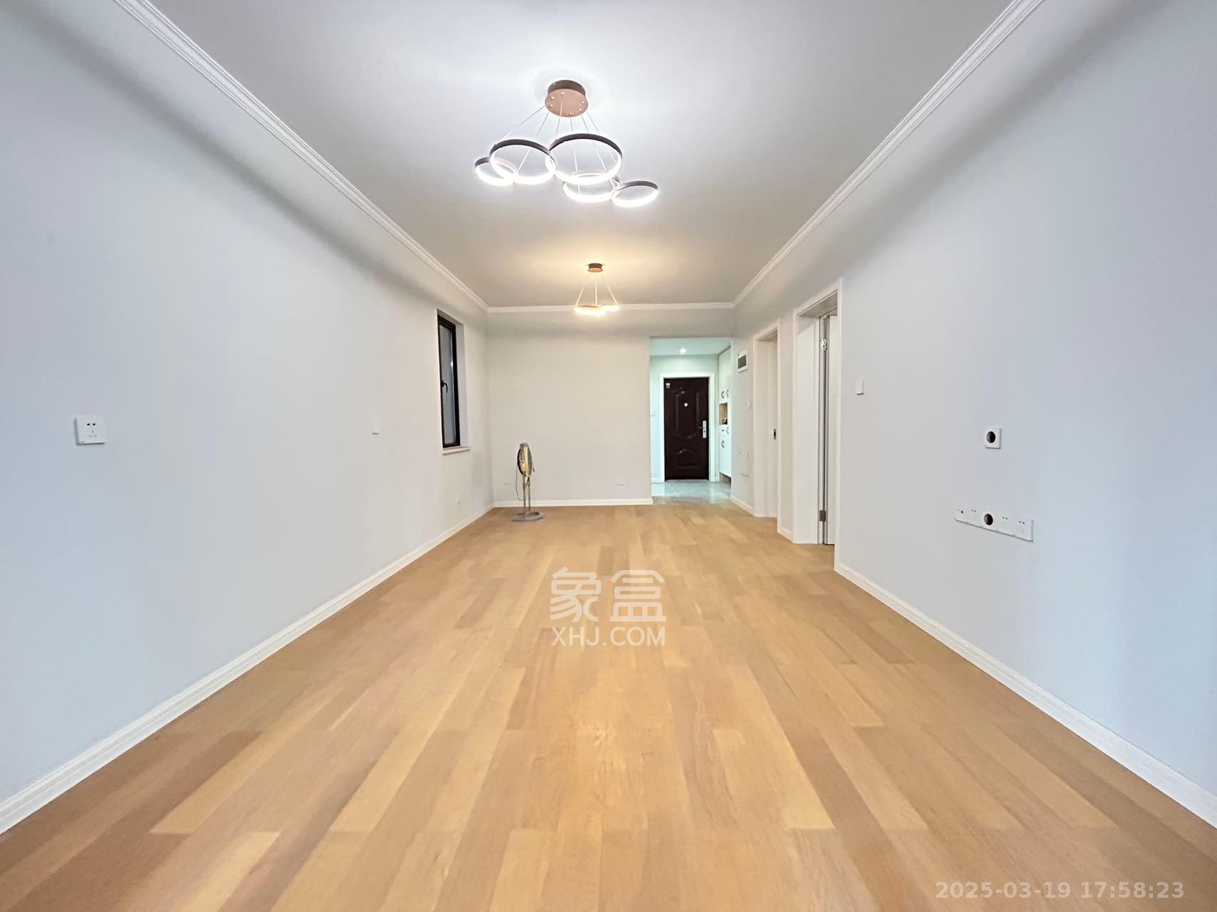 中国铁建梅溪青秀二期  3室2厅2卫   3300.00元/月