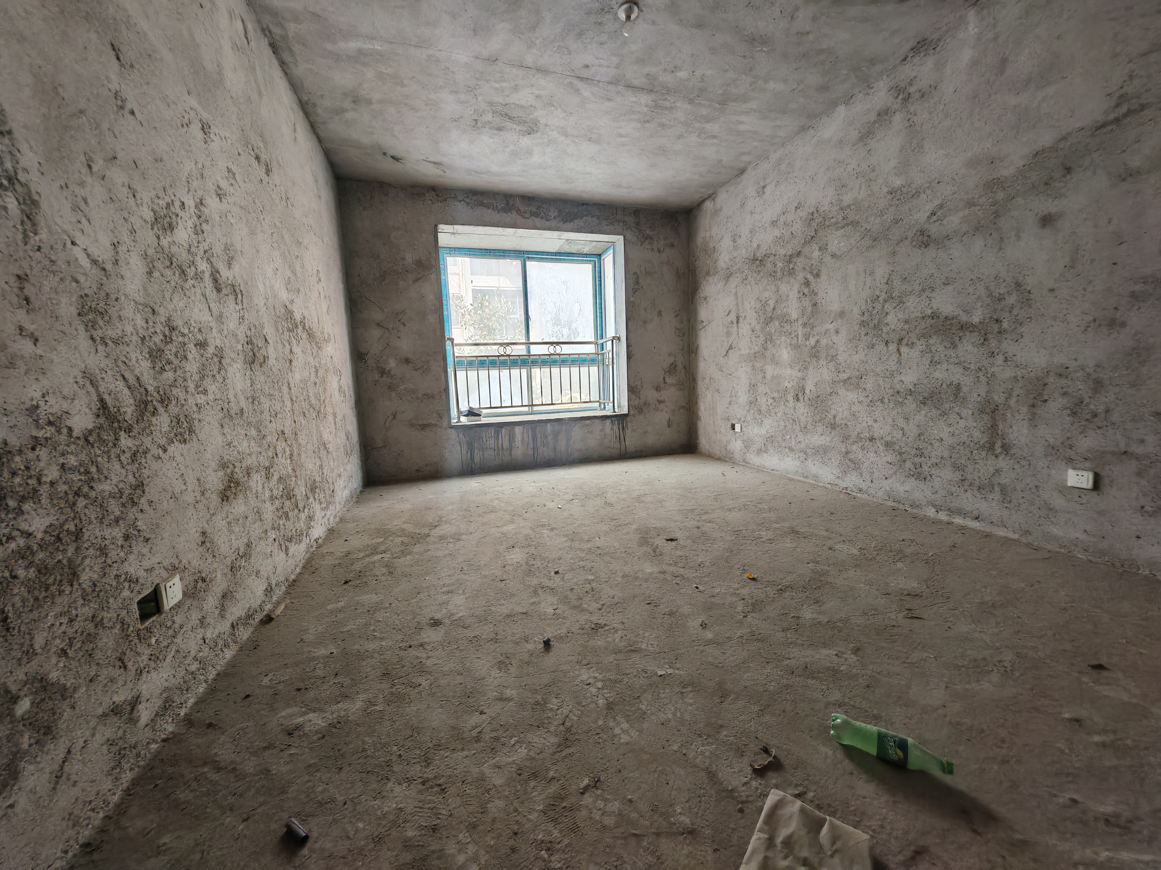 山城上品 4室2厅2卫 70.8万 山城上品 4室2厅2卫 70.8万客厅