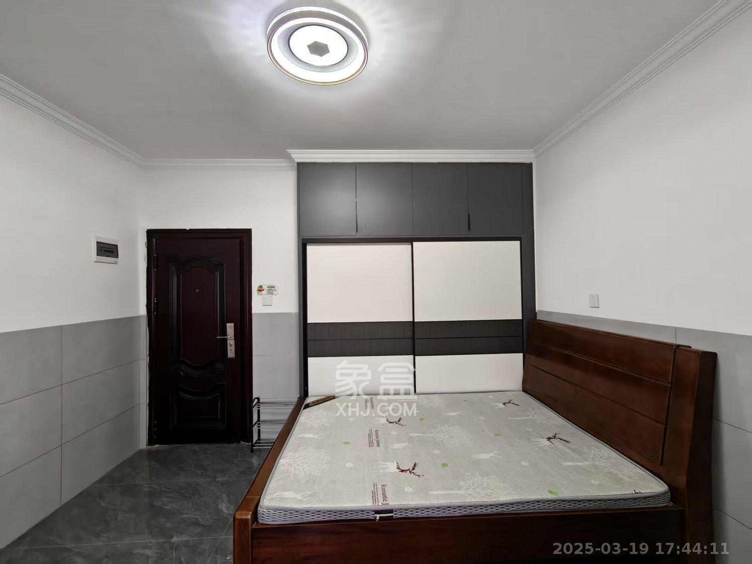 新合四村 1室0厅1卫 1250.0元/月 新合四村 1室0厅1卫 1250.0元/月室内图