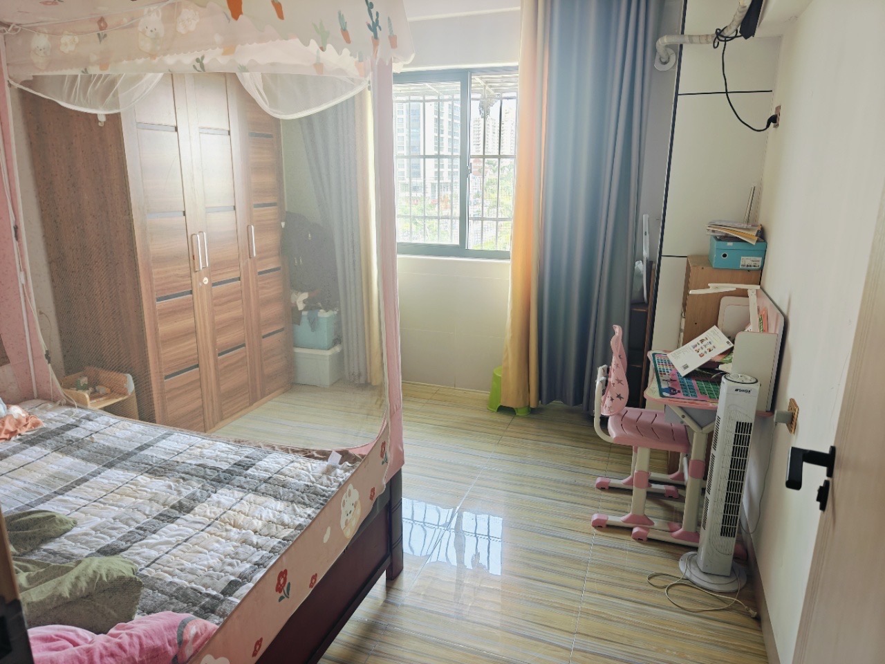 北方万银花园一期  3室2厅2卫    105.0万 北方万银花园一期  3室2厅2卫    105.0万客厅