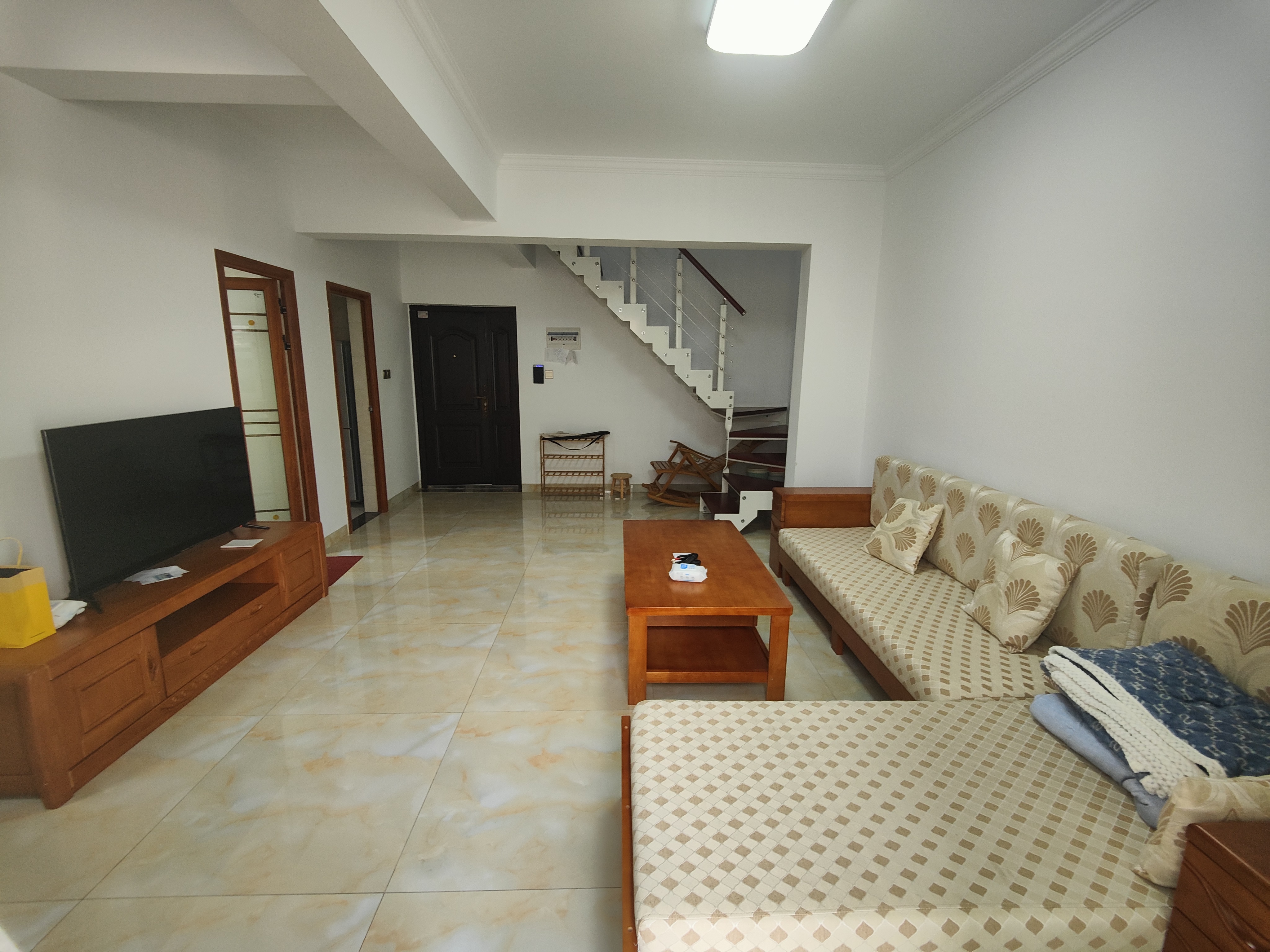 金龙城市广场一期 2室1厅2卫 3800.0元/月 金龙城市广场一期 2室1厅2卫 3800.0元/月室内图