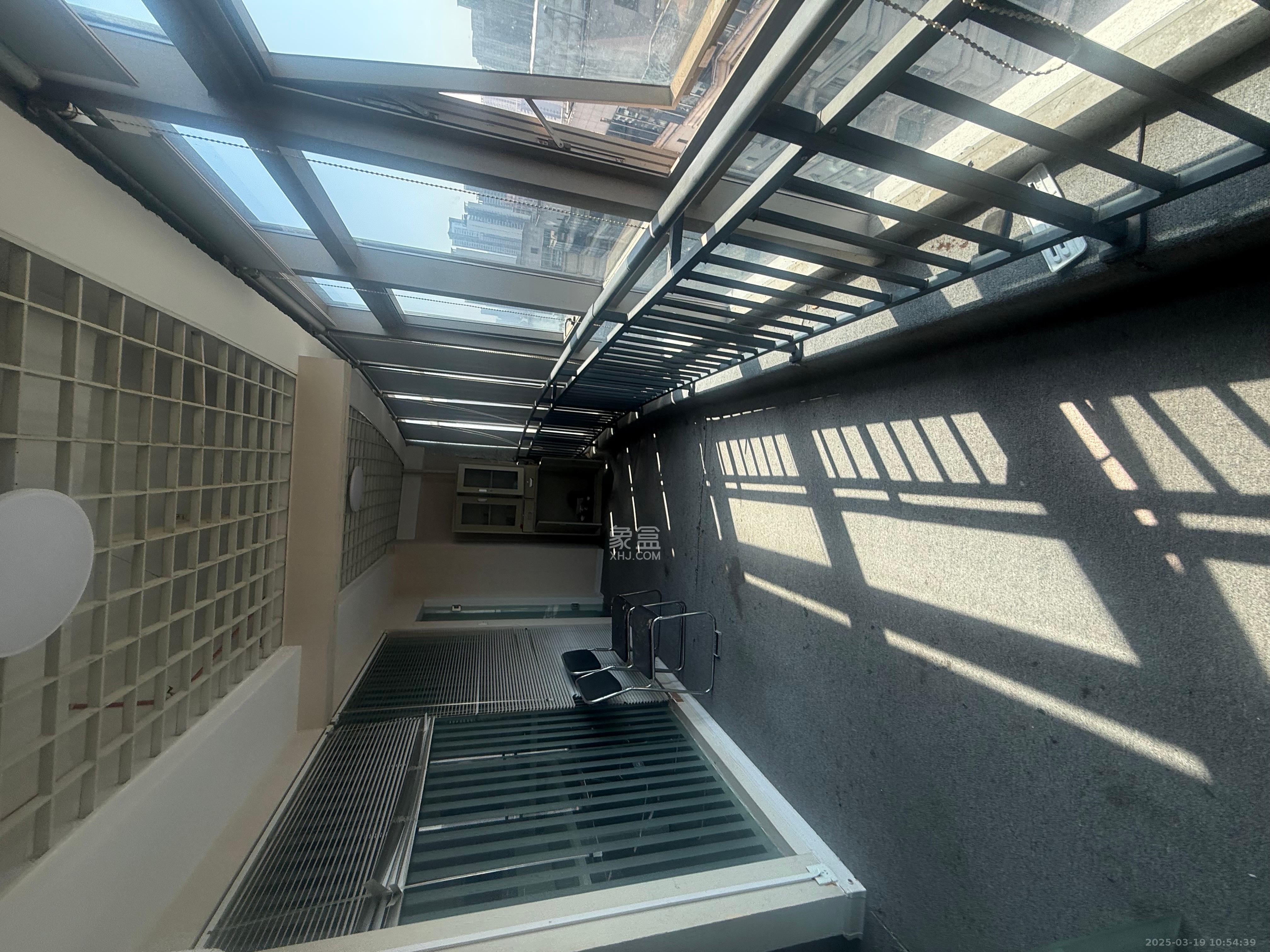 奥克斯广场 1室1厅1卫 4200.0元/月 奥克斯广场 1室1厅1卫 4200.0元/月室内图