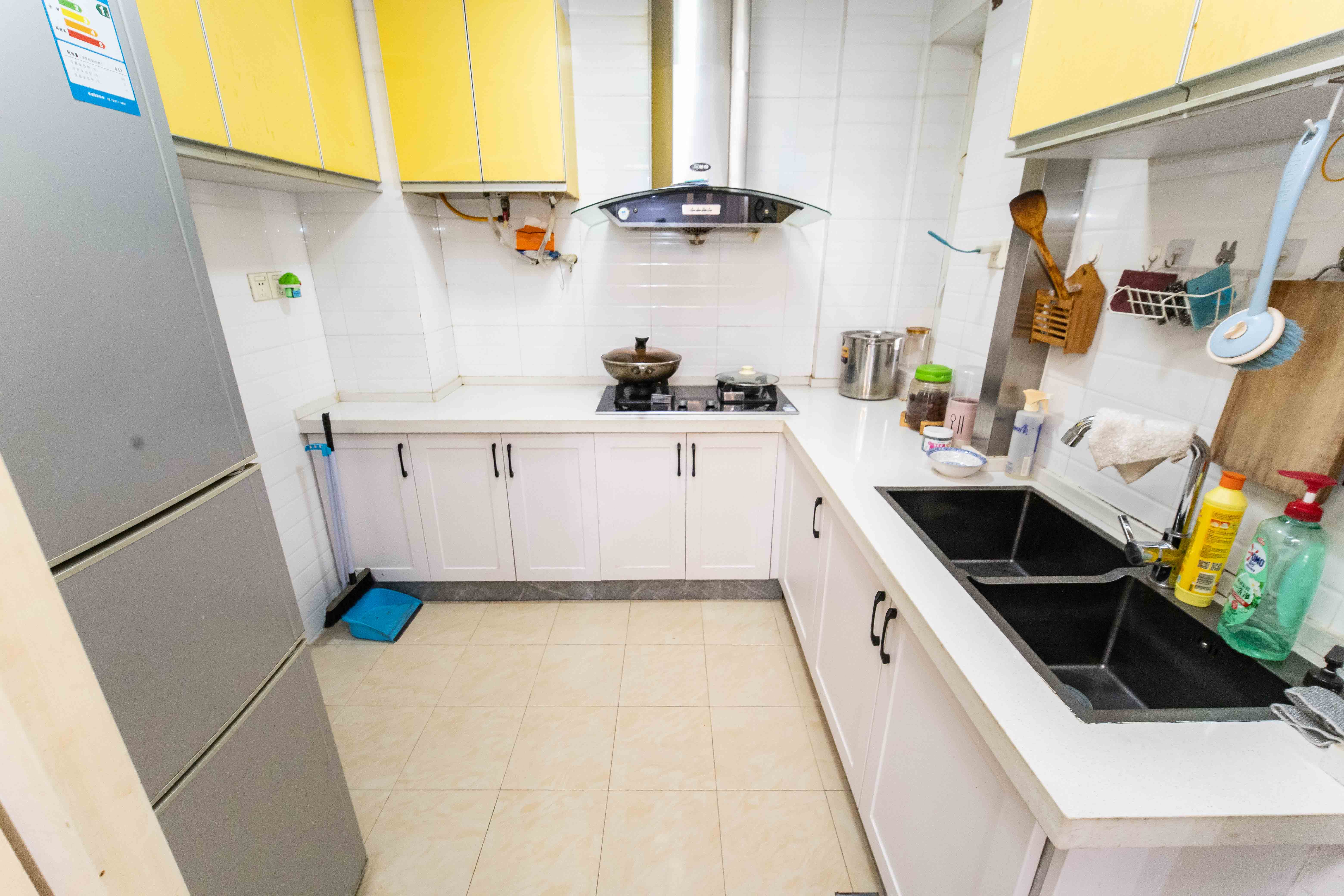 锦绣中星  3室2厅1卫    56.0万 锦绣中星  3室2厅1卫    56.0万厨房