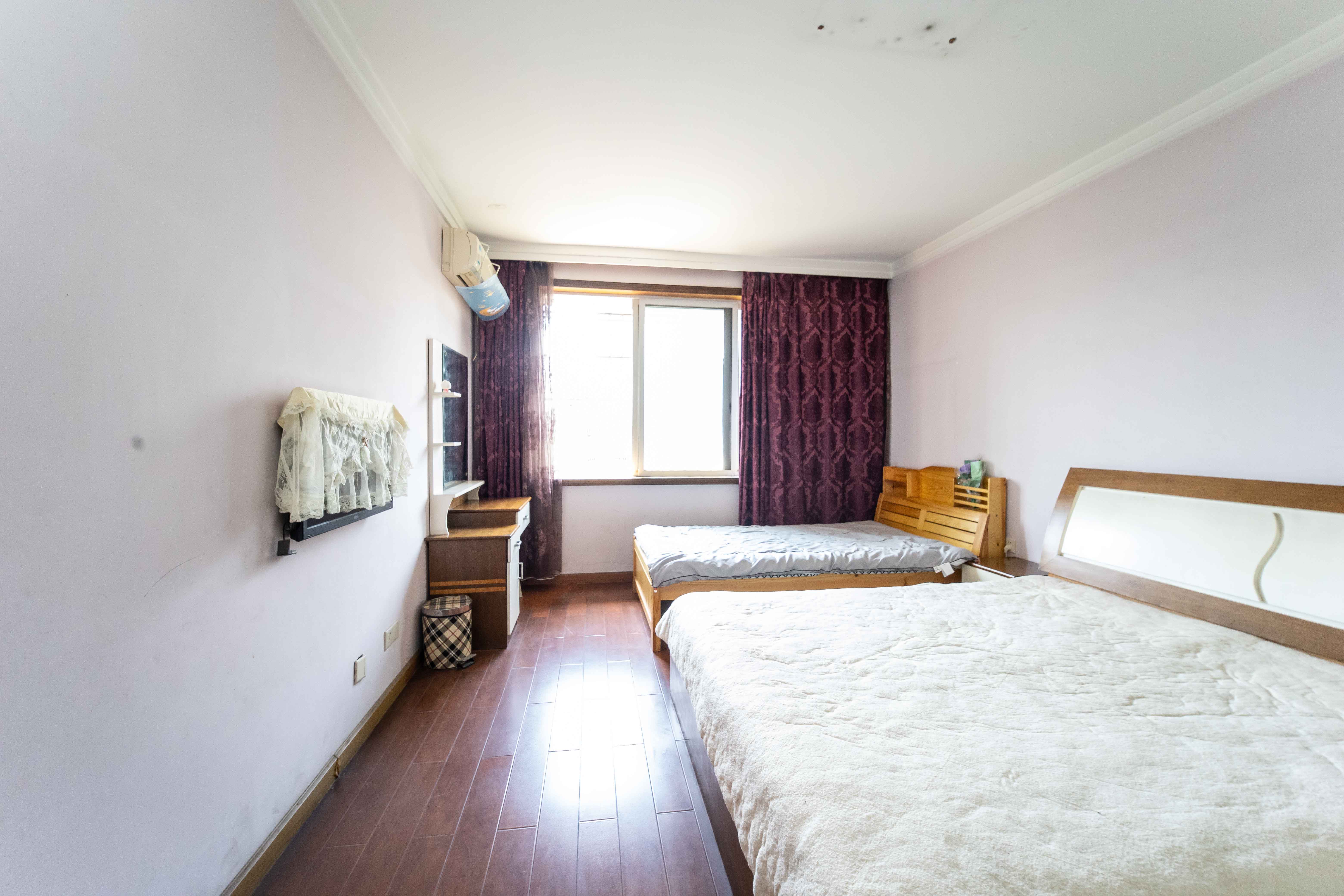 锦绣中星  3室2厅1卫    56.0万 锦绣中星  3室2厅1卫    56.0万卧室