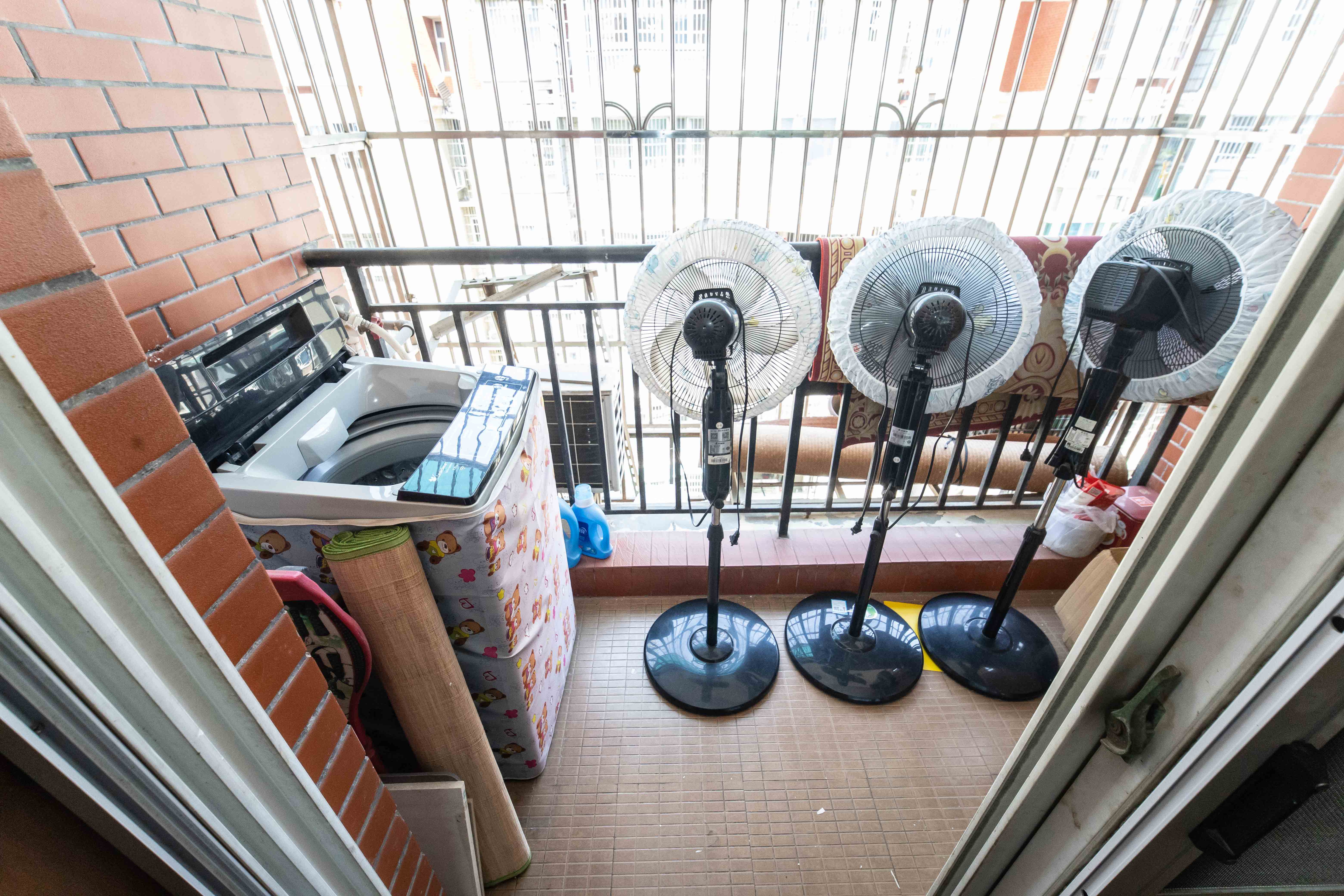 锦绣中星  3室2厅1卫    56.0万 锦绣中星  3室2厅1卫    56.0万阳台