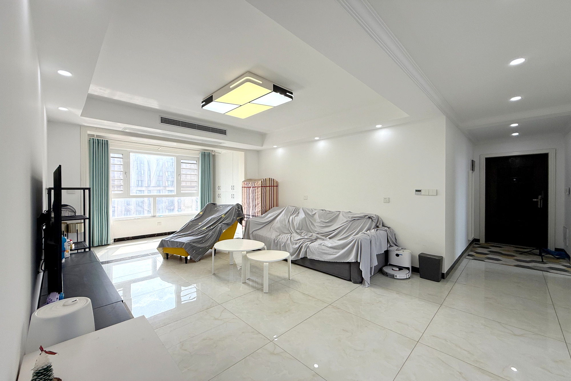 金地三千府(金地湖山樾、金地自在城)  3室2厅1卫    72.0万 金地三千府(金地湖山樾、金地自在城)  3室2厅1卫    72.0万客厅