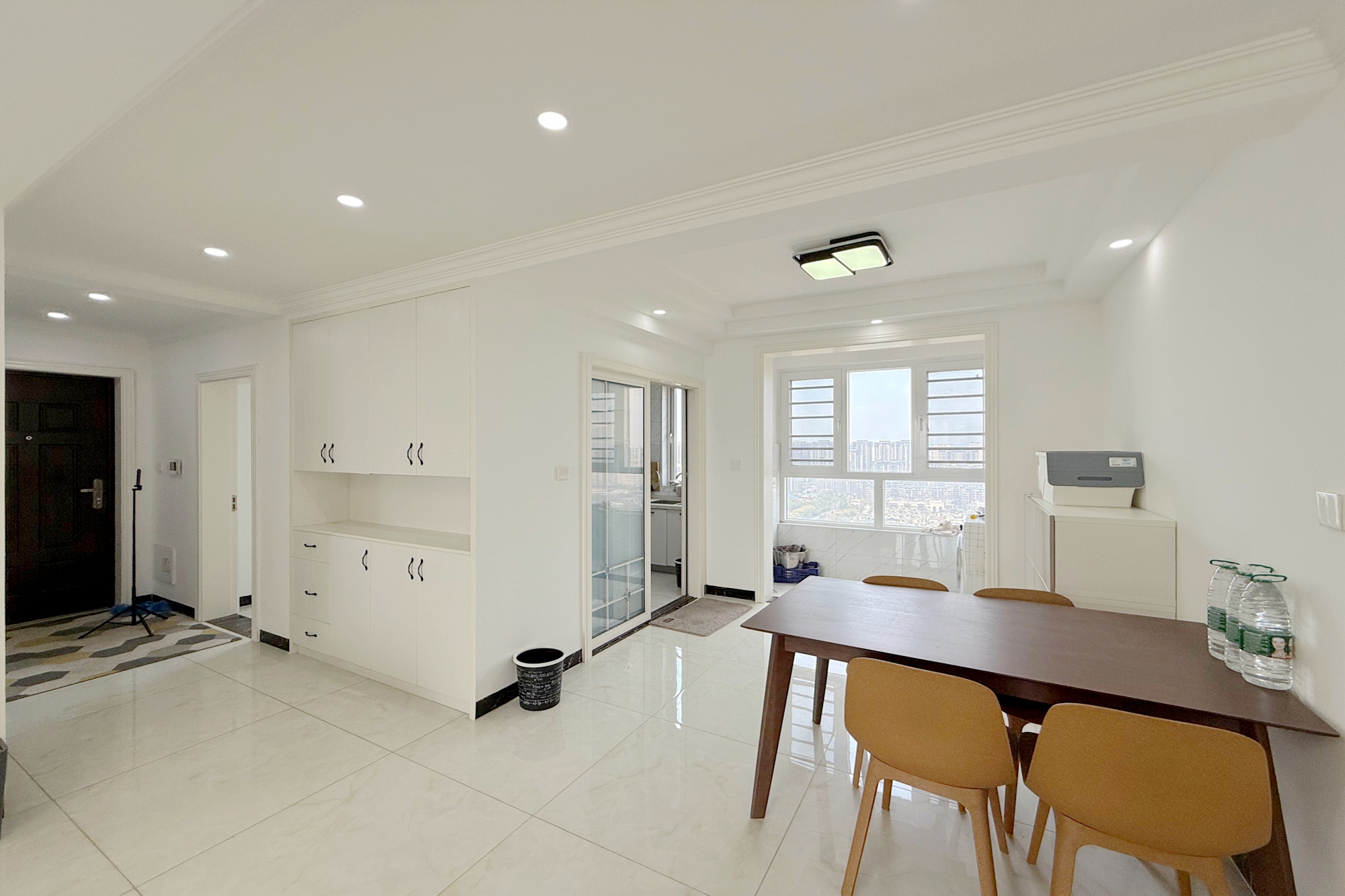 金地三千府(金地湖山樾、金地自在城)  3室2厅1卫    72.0万 金地三千府(金地湖山樾、金地自在城)  3室2厅1卫    72.0万客厅