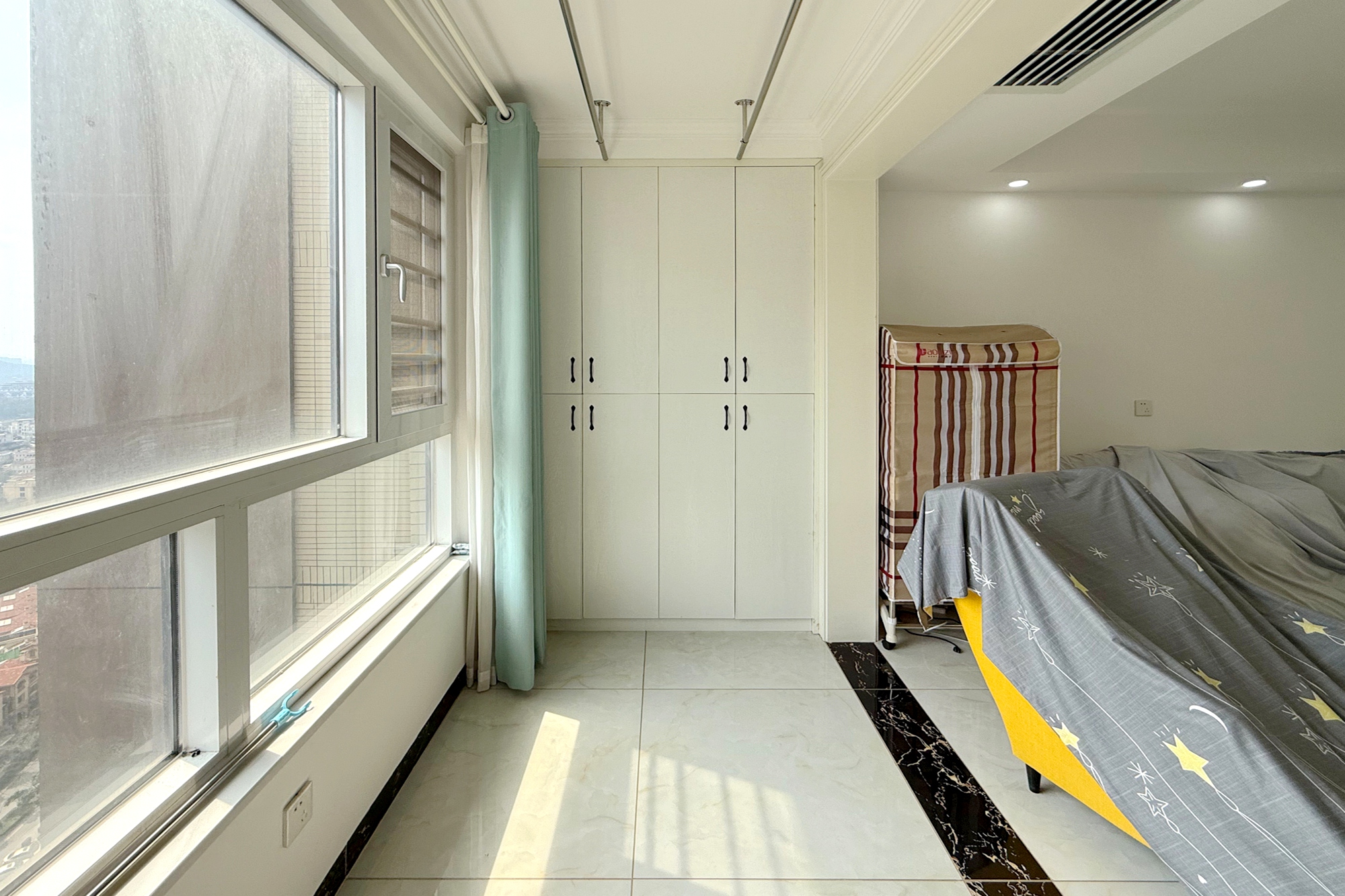 金地三千府(金地湖山樾、金地自在城)  3室2厅1卫    72.0万 金地三千府(金地湖山樾、金地自在城)  3室2厅1卫    72.0万阳台