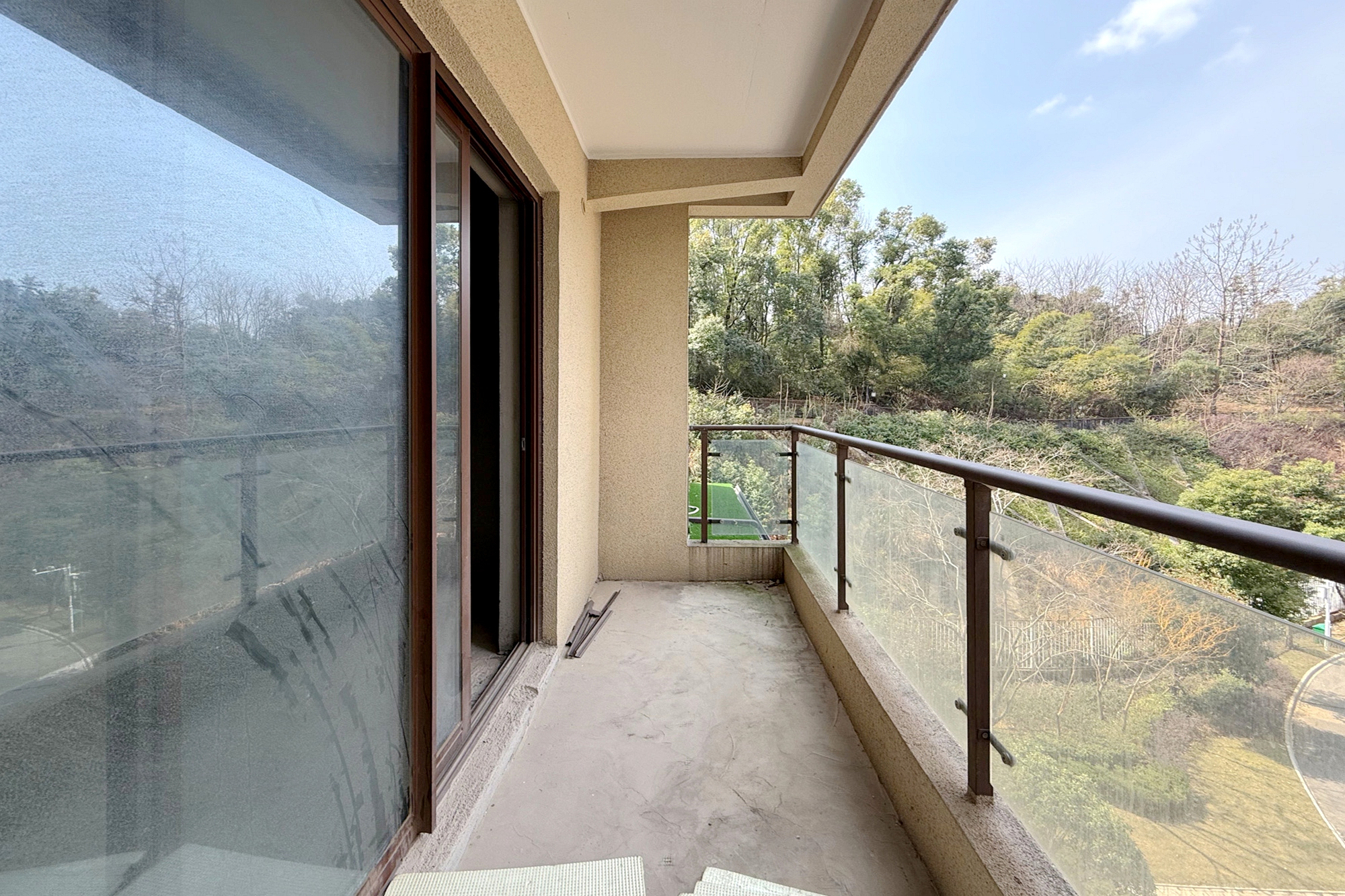 碧桂园御园  5室2厅3卫    158.8万 碧桂园御园  5室2厅3卫    158.8万阳台