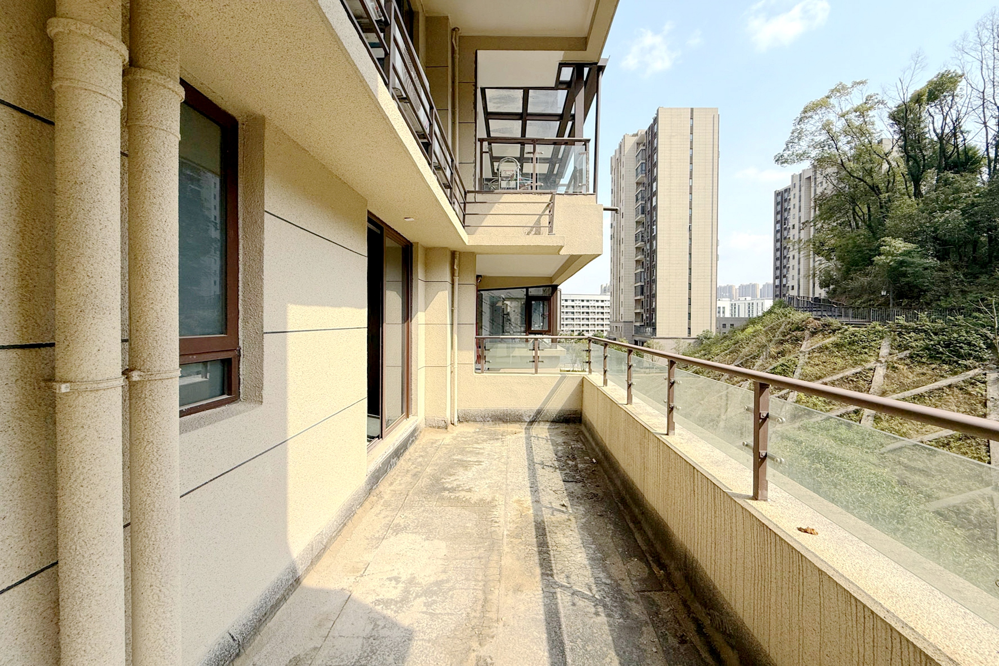 碧桂园御园  5室2厅3卫    158.8万 碧桂园御园  5室2厅3卫    158.8万阳台