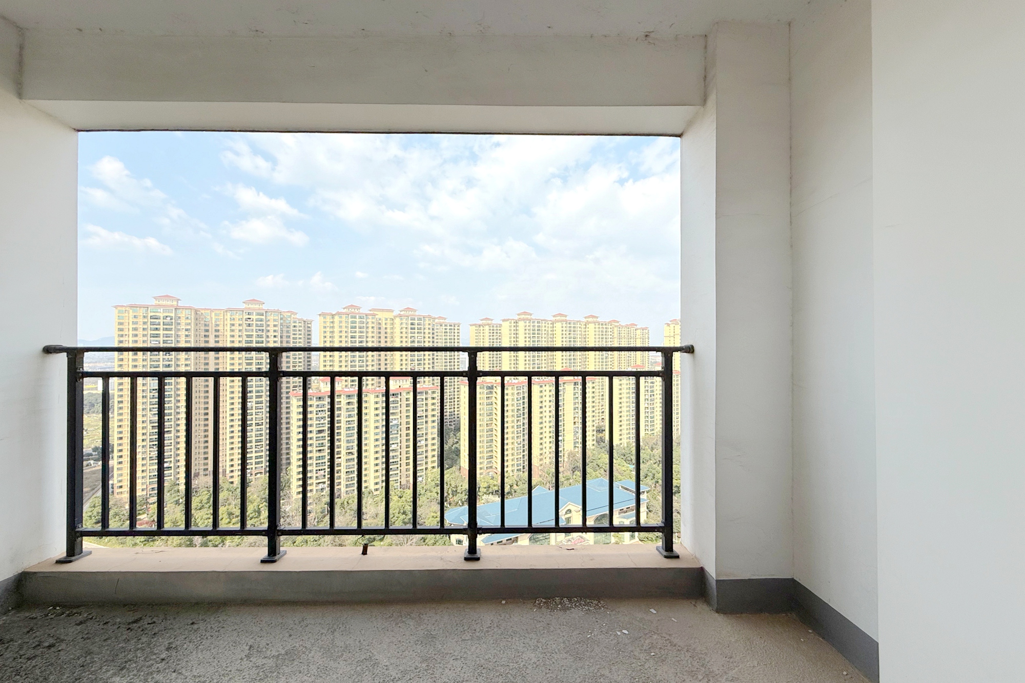 富基世纪公园 3室2厅2卫 55.0万 富基世纪公园 3室2厅2卫 55.0万阳台