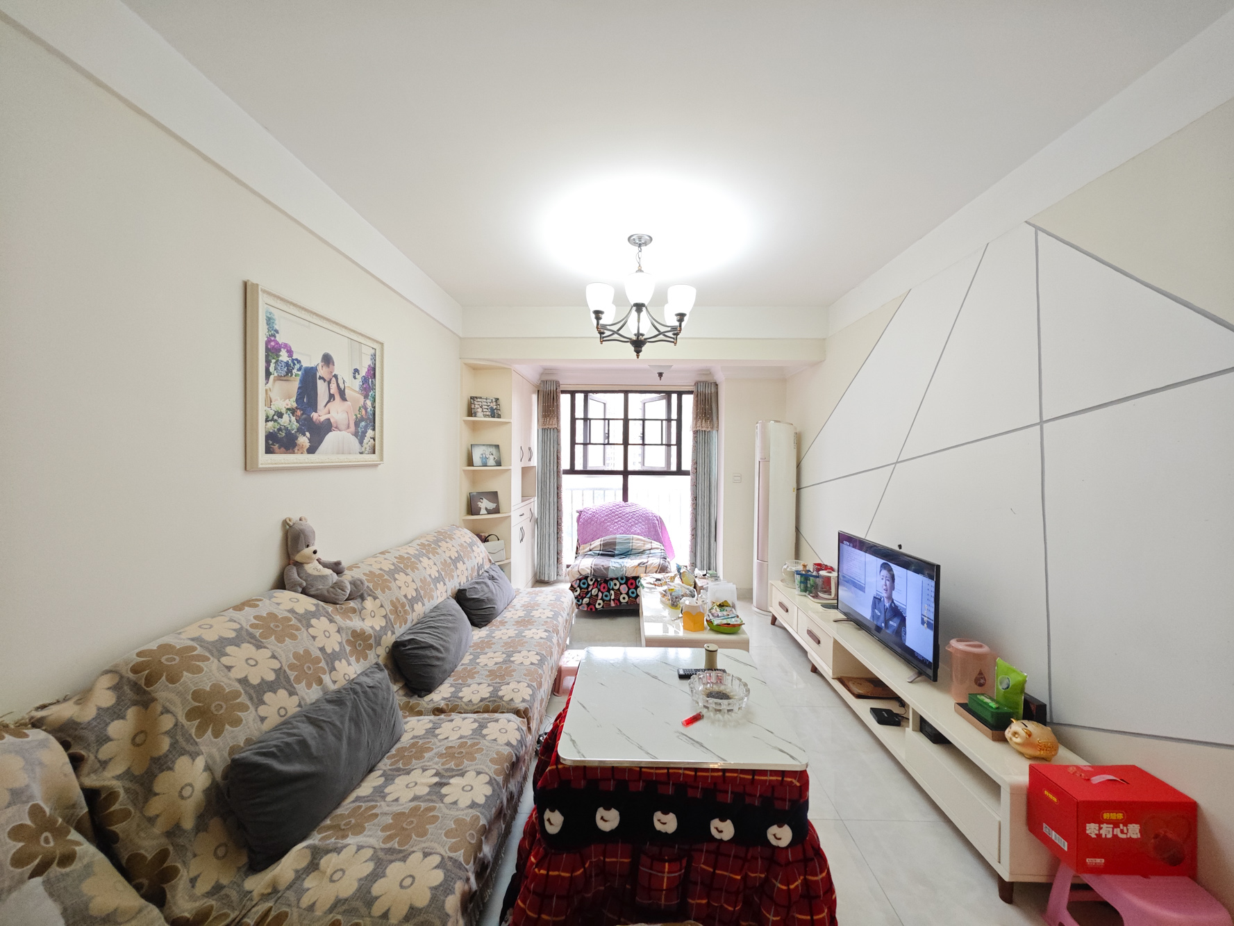 卓越蔚蓝城邦  3室3厅1卫    55.0万客厅