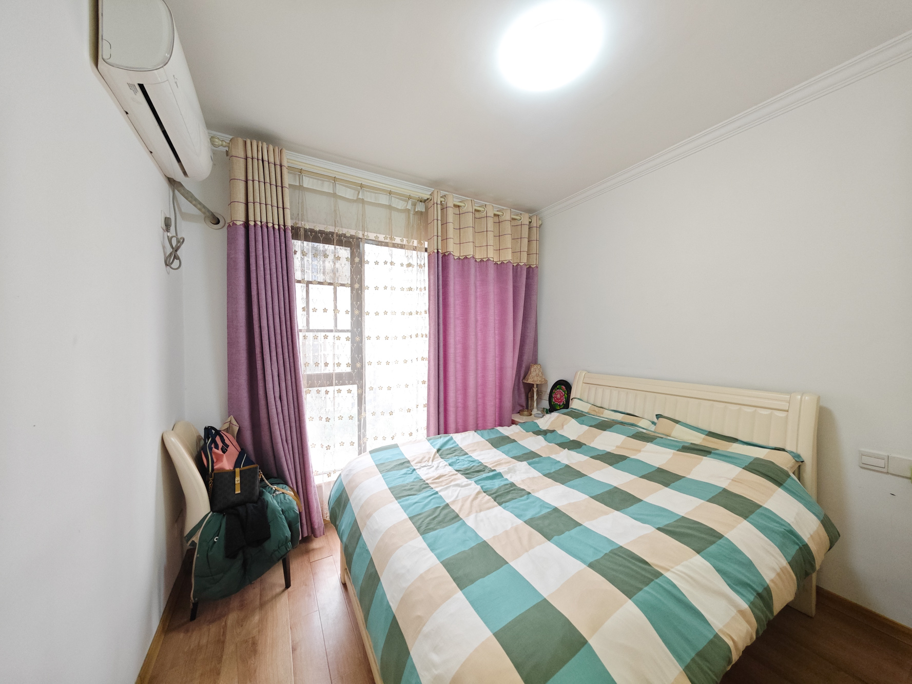 卓越蔚蓝城邦  3室3厅1卫    55.0万卧室